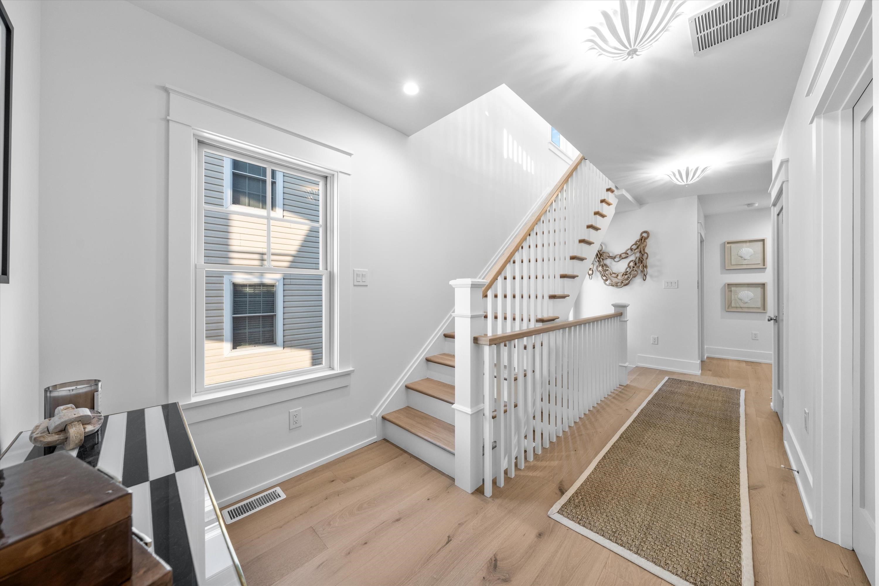 911 Surf Avenue - Picture 36