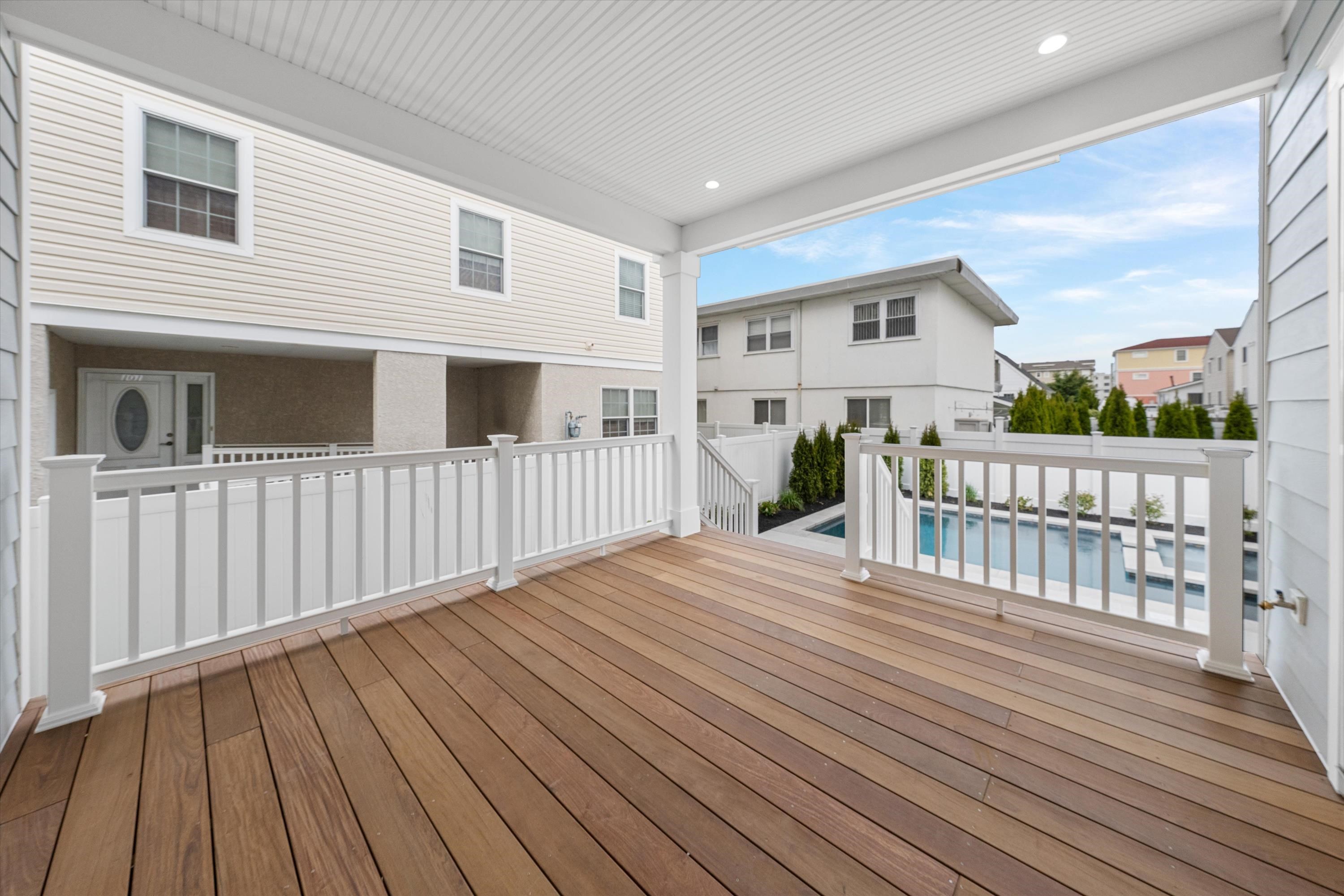 911 Surf Avenue - Picture 38