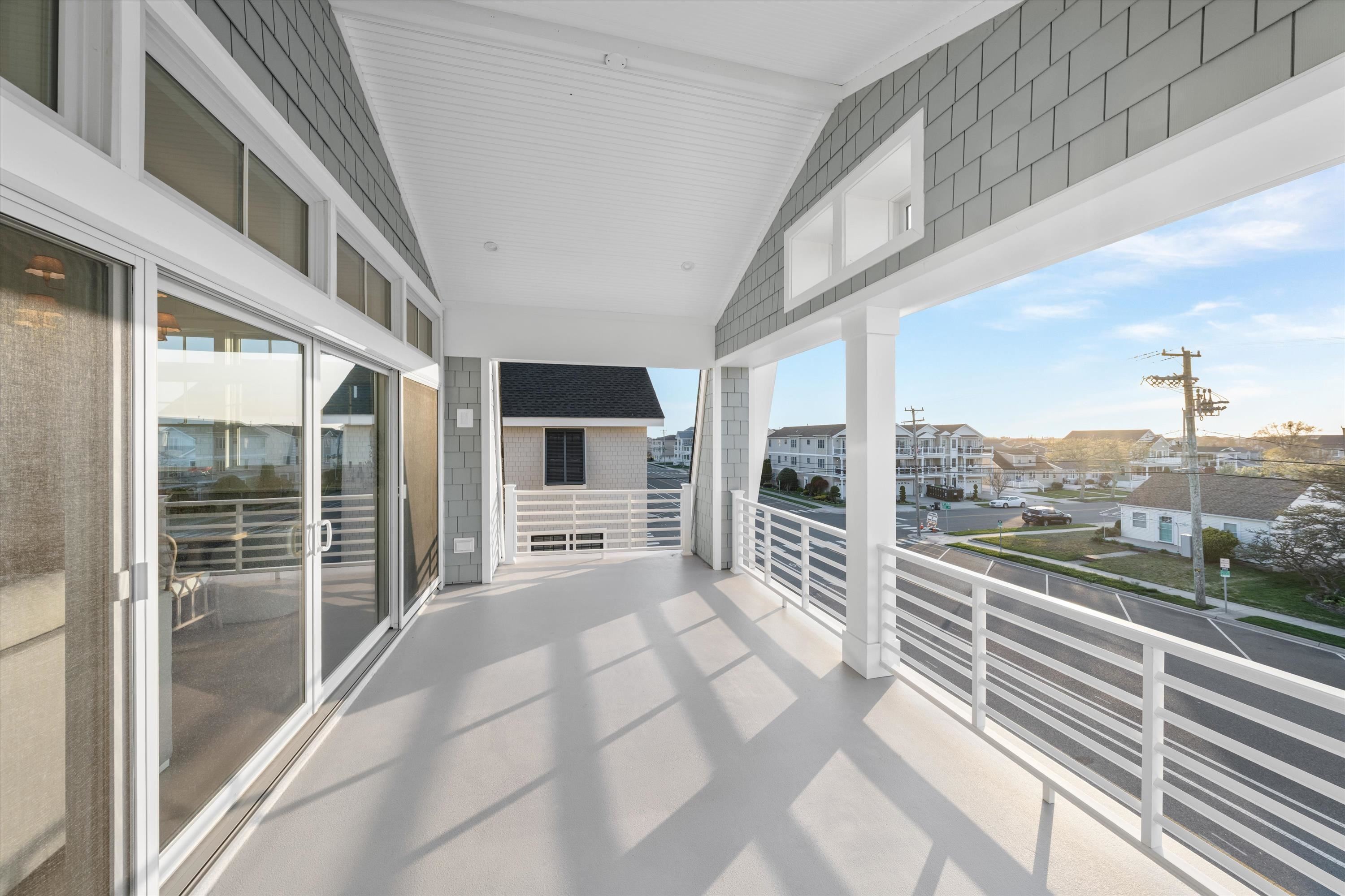 911 Surf Avenue - Picture 39