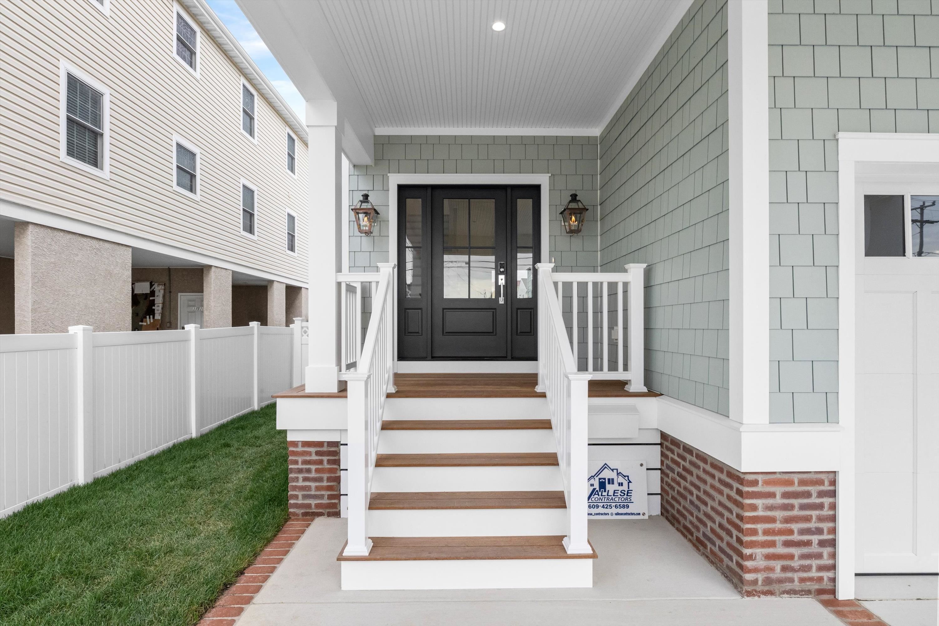 911 Surf Avenue - Picture 5