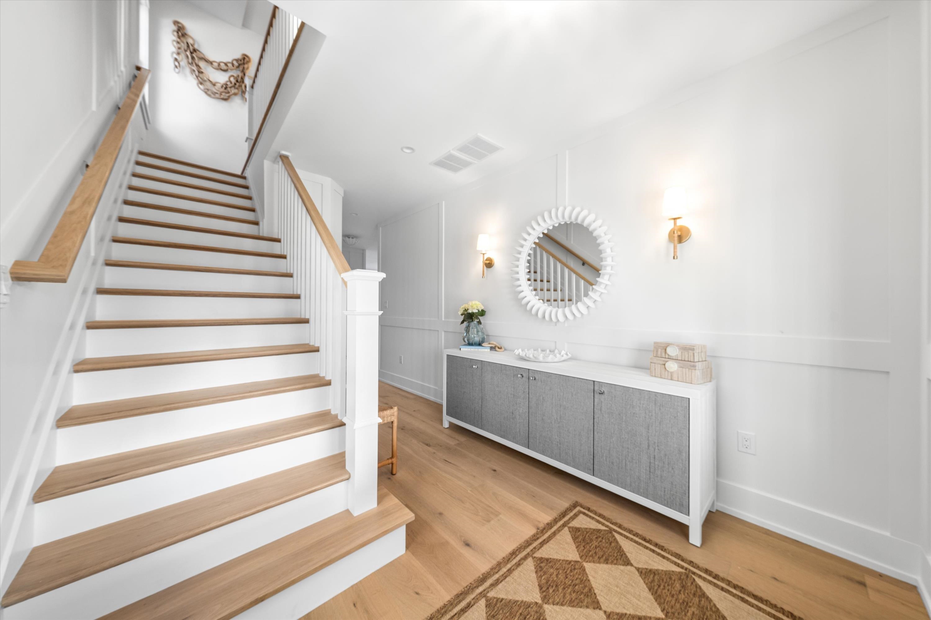 911 Surf Avenue - Picture 6