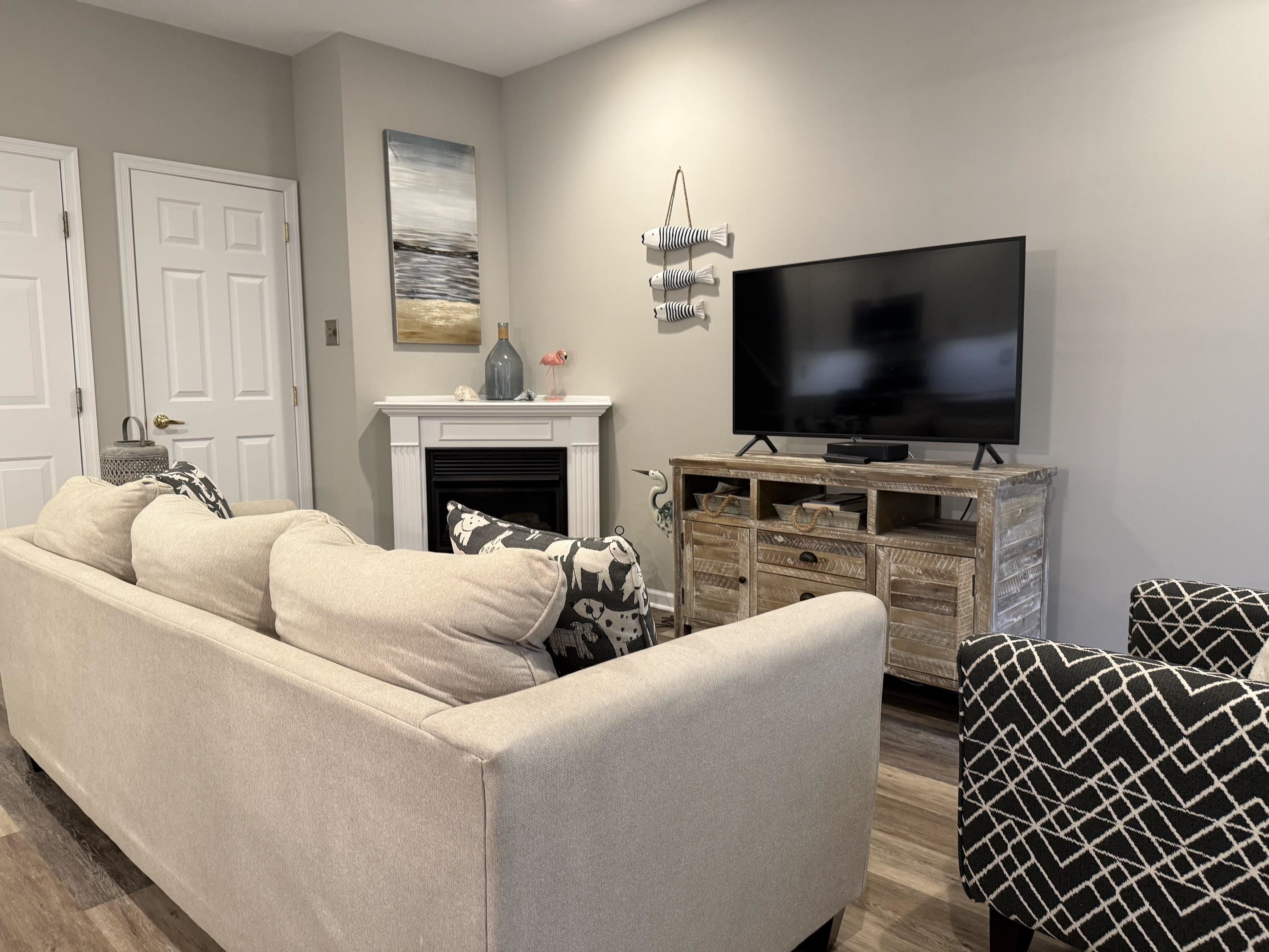 6200 Pacific Avenue - Picture 12