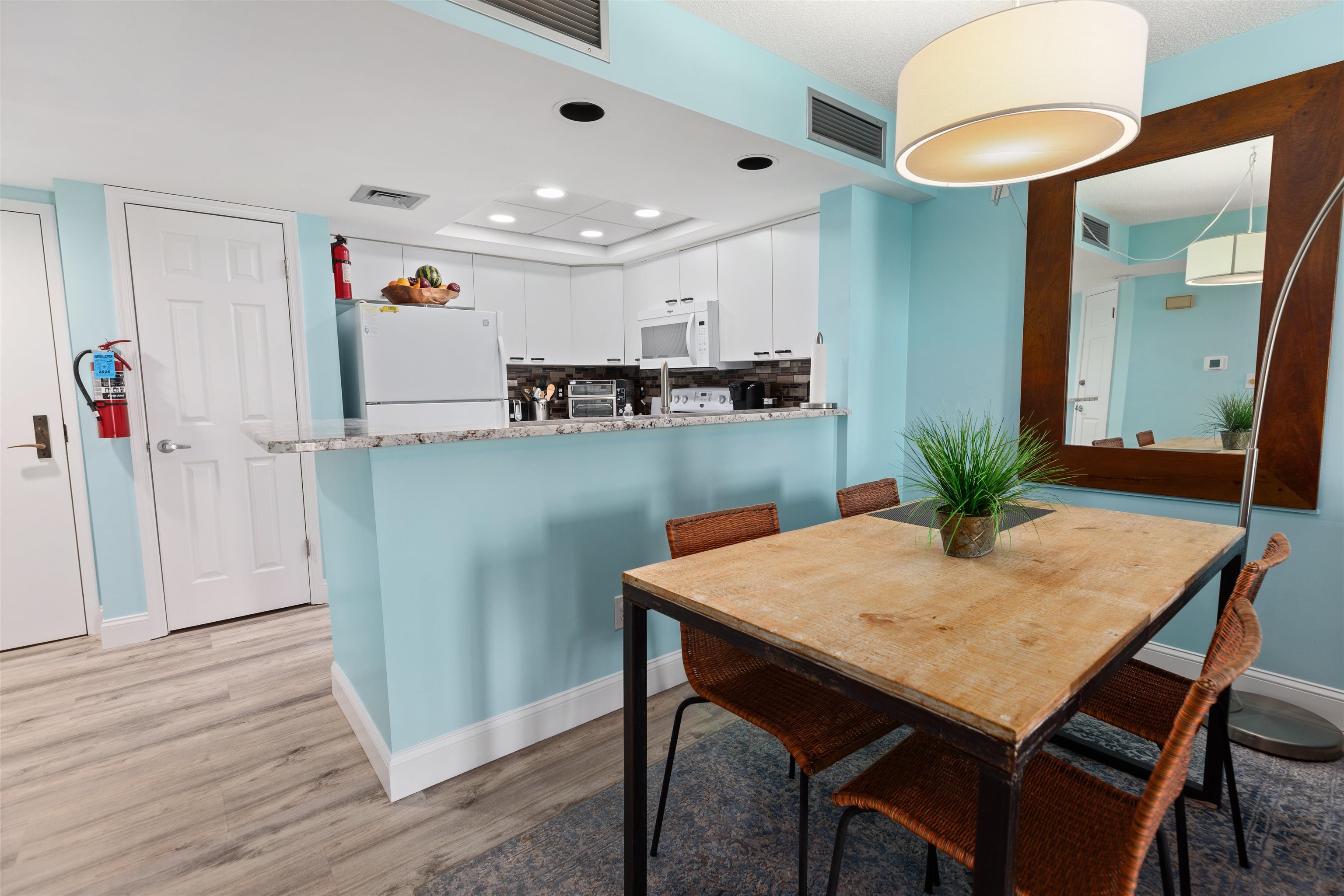 9905 Seapointe Boulevard - Picture 4