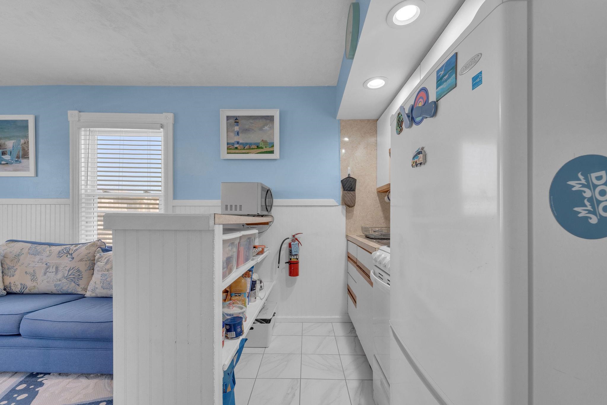 220 E Leaming Avenue