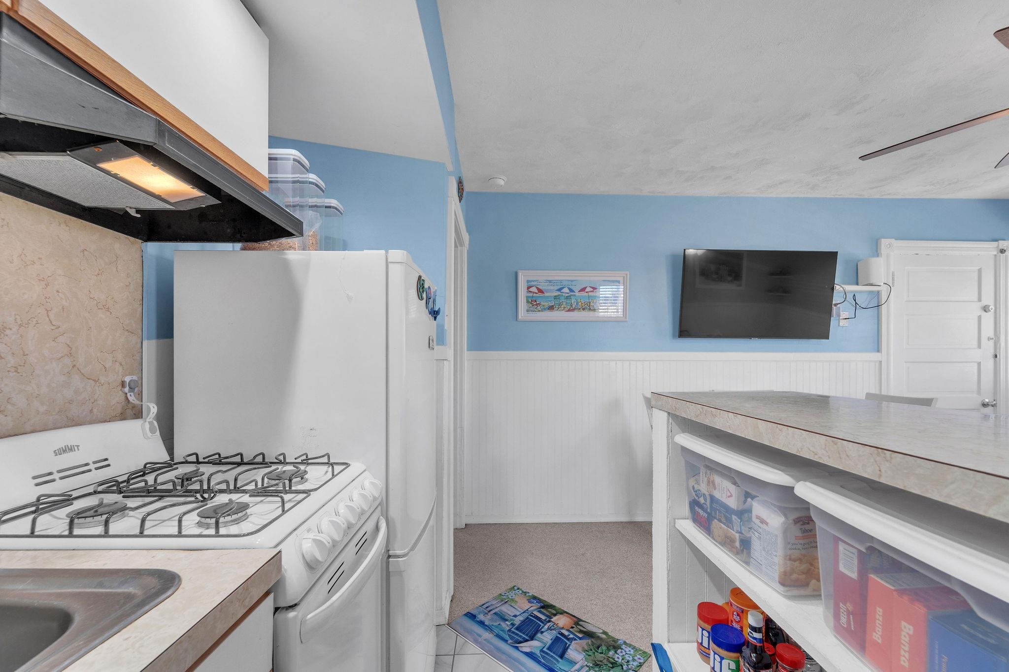 220 E Leaming Avenue