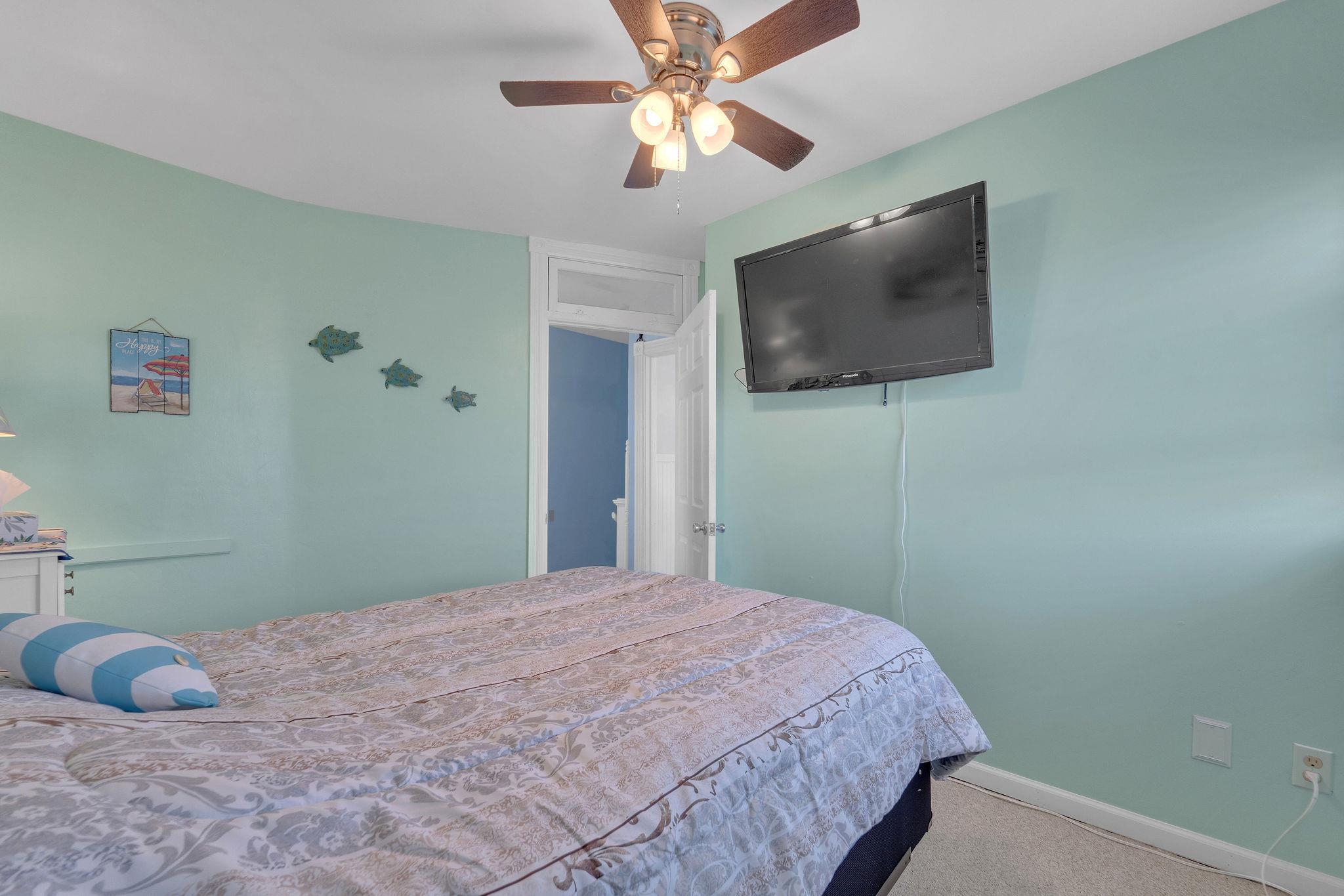 220 E Leaming Avenue