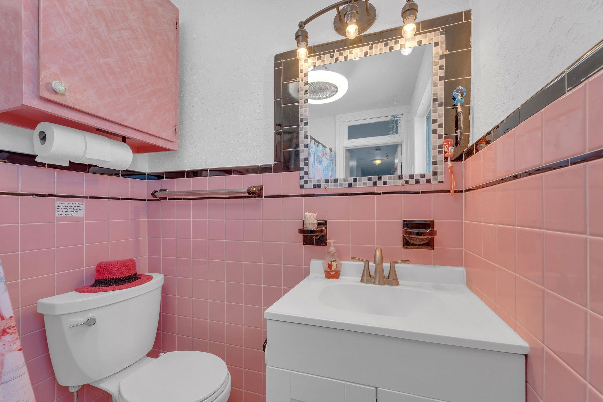 220 E Leaming Avenue