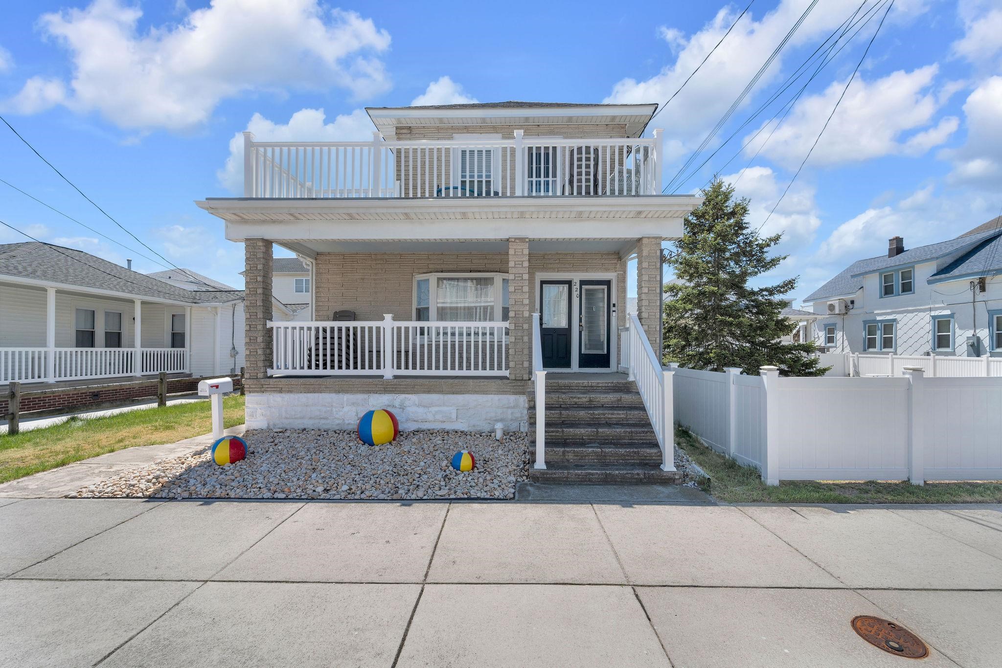 220 E Leaming Avenue