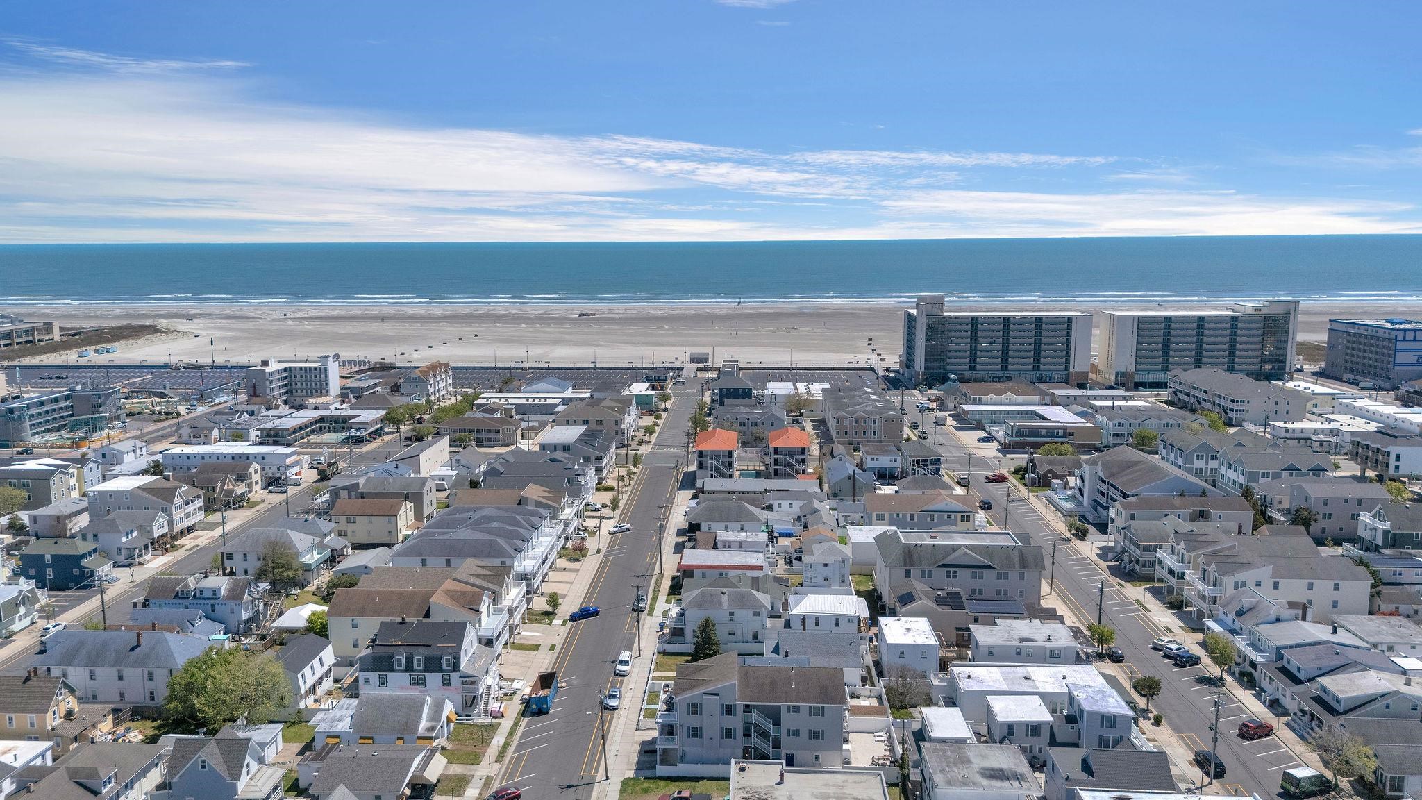 220 E Leaming Avenue