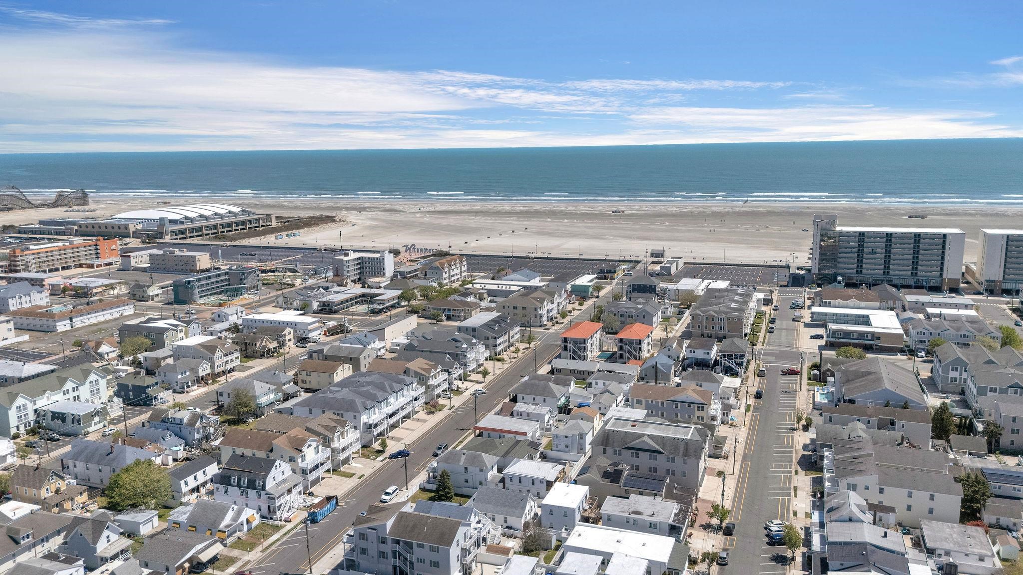 220 E Leaming Avenue