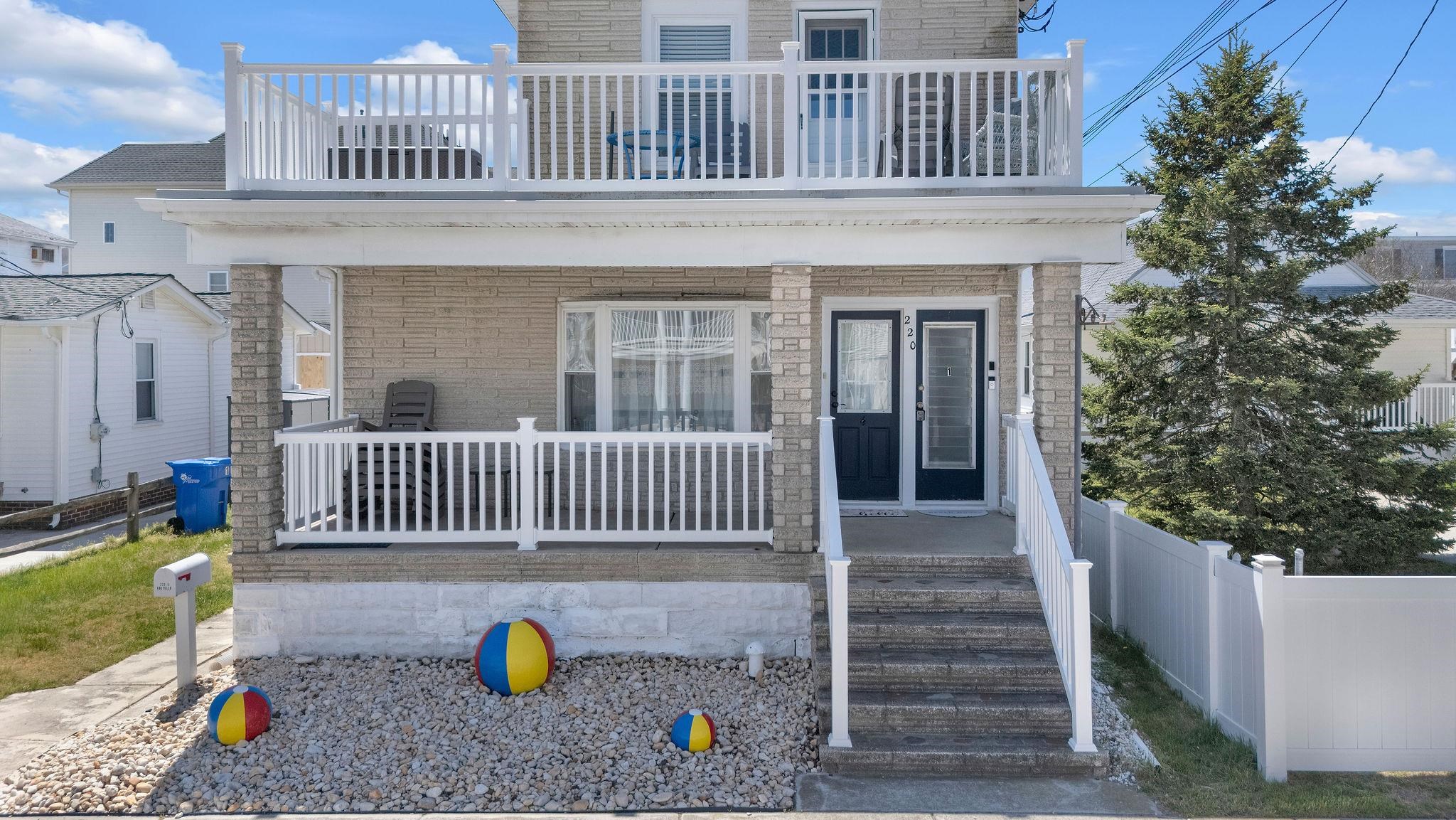 220 E Leaming Avenue