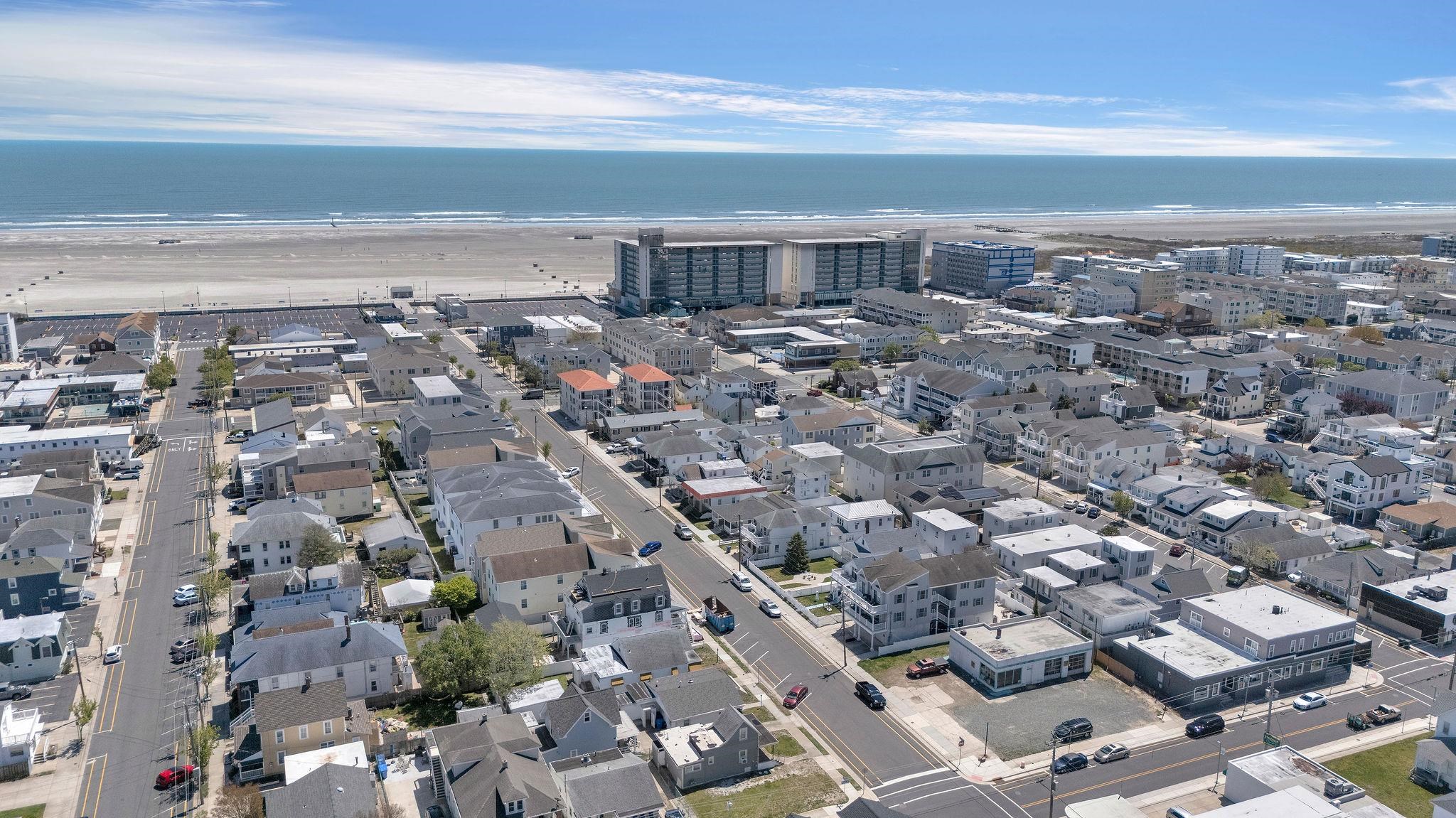 220 E Leaming Avenue