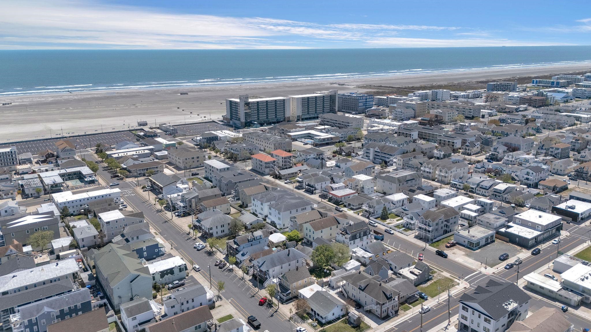 220 E Leaming Avenue