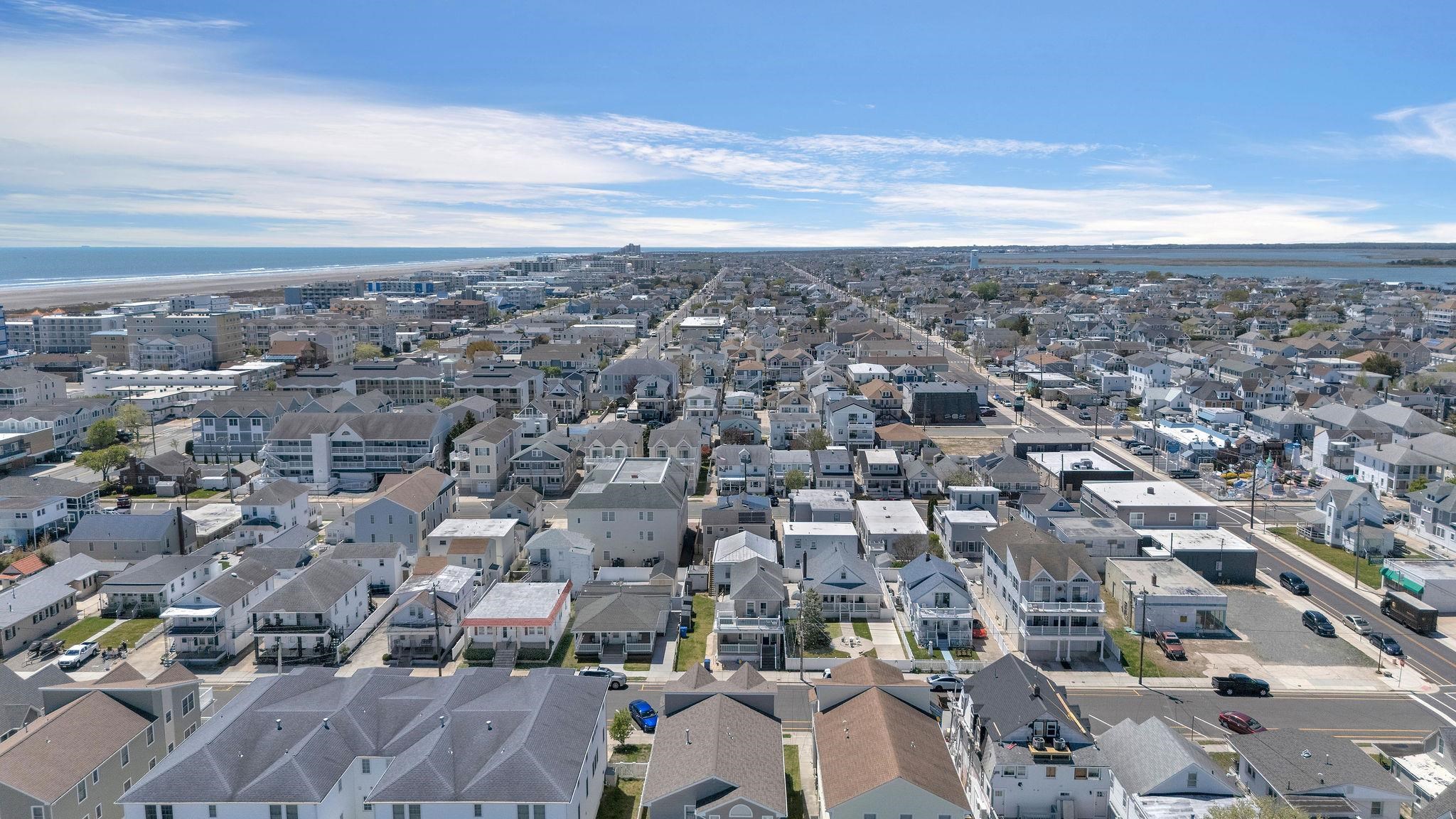 220 E Leaming Avenue