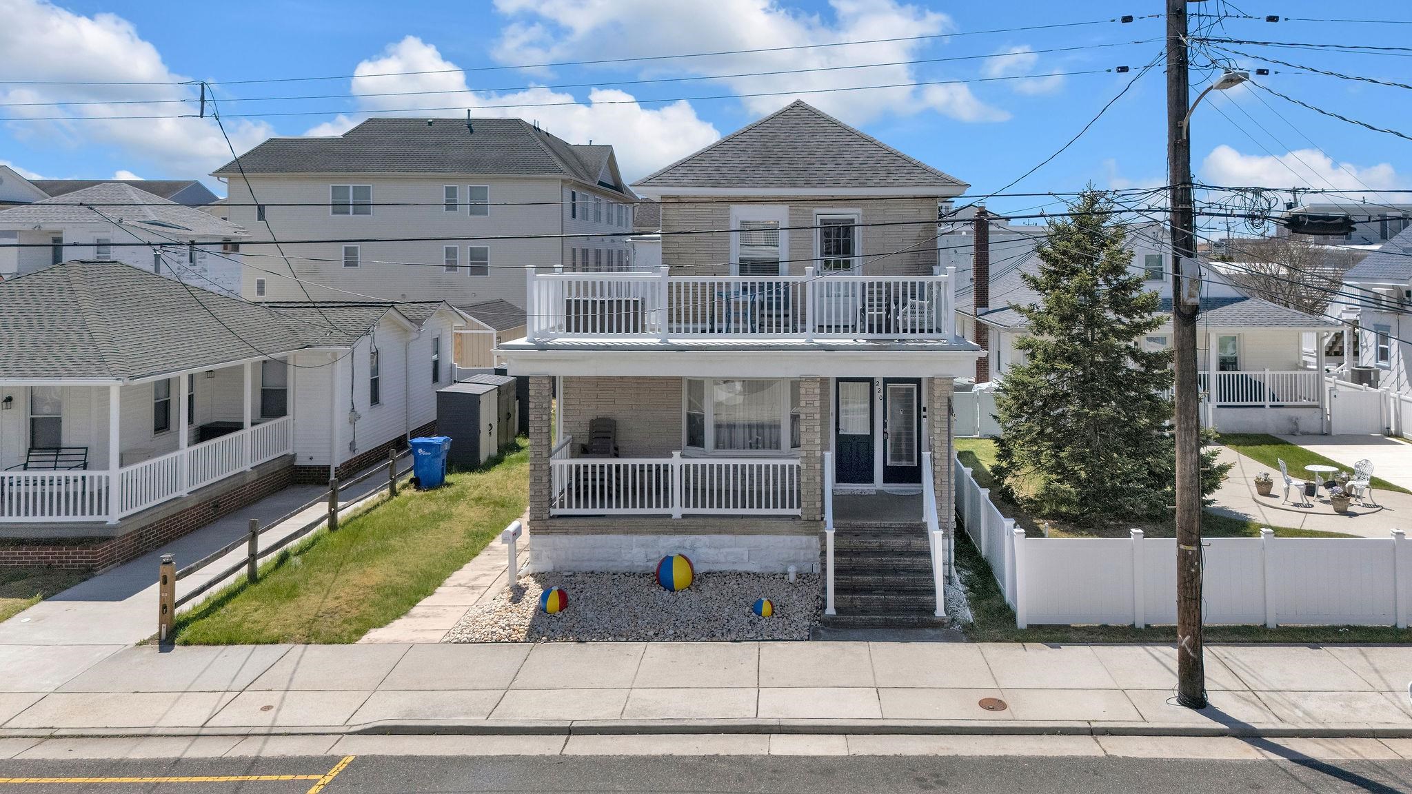 220 E Leaming Avenue