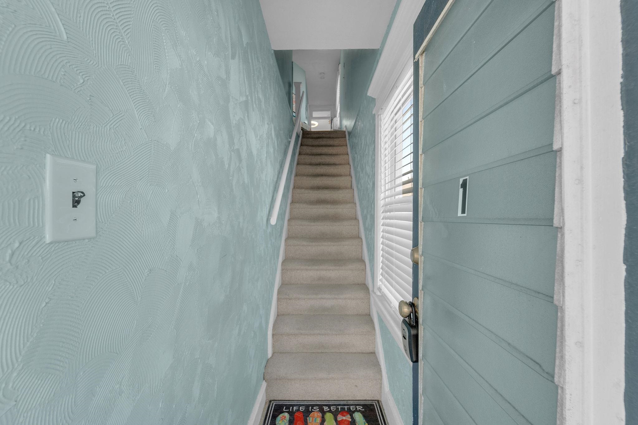 220 E Leaming Avenue