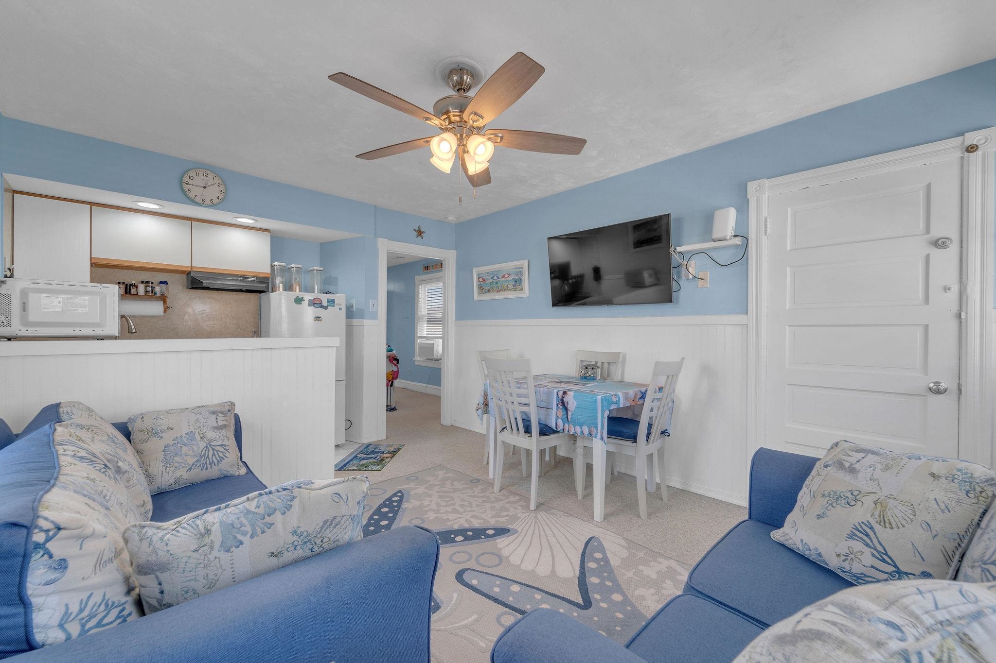 220 E Leaming Avenue