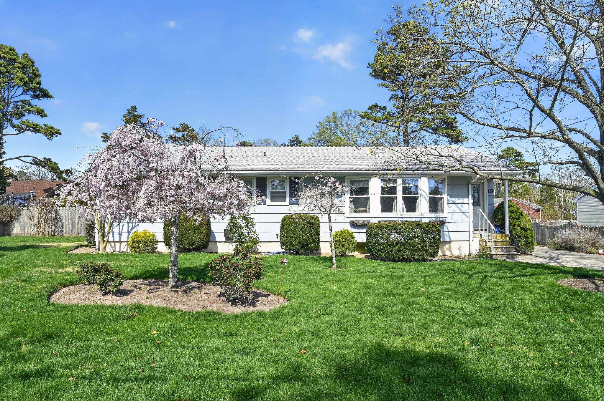 19 Seaside Avenue-Palermo