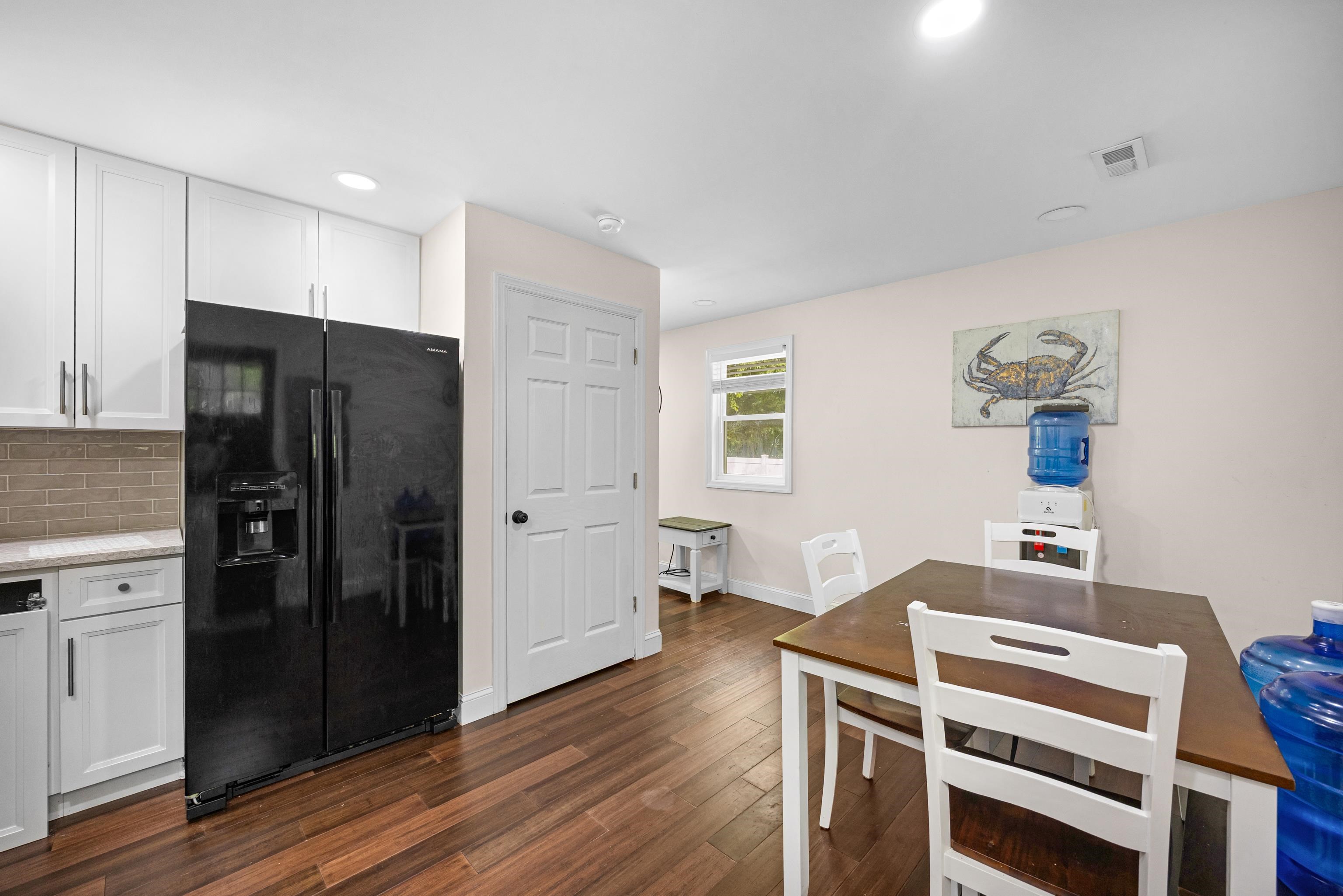 98 Indian Trail Road - Picture 4