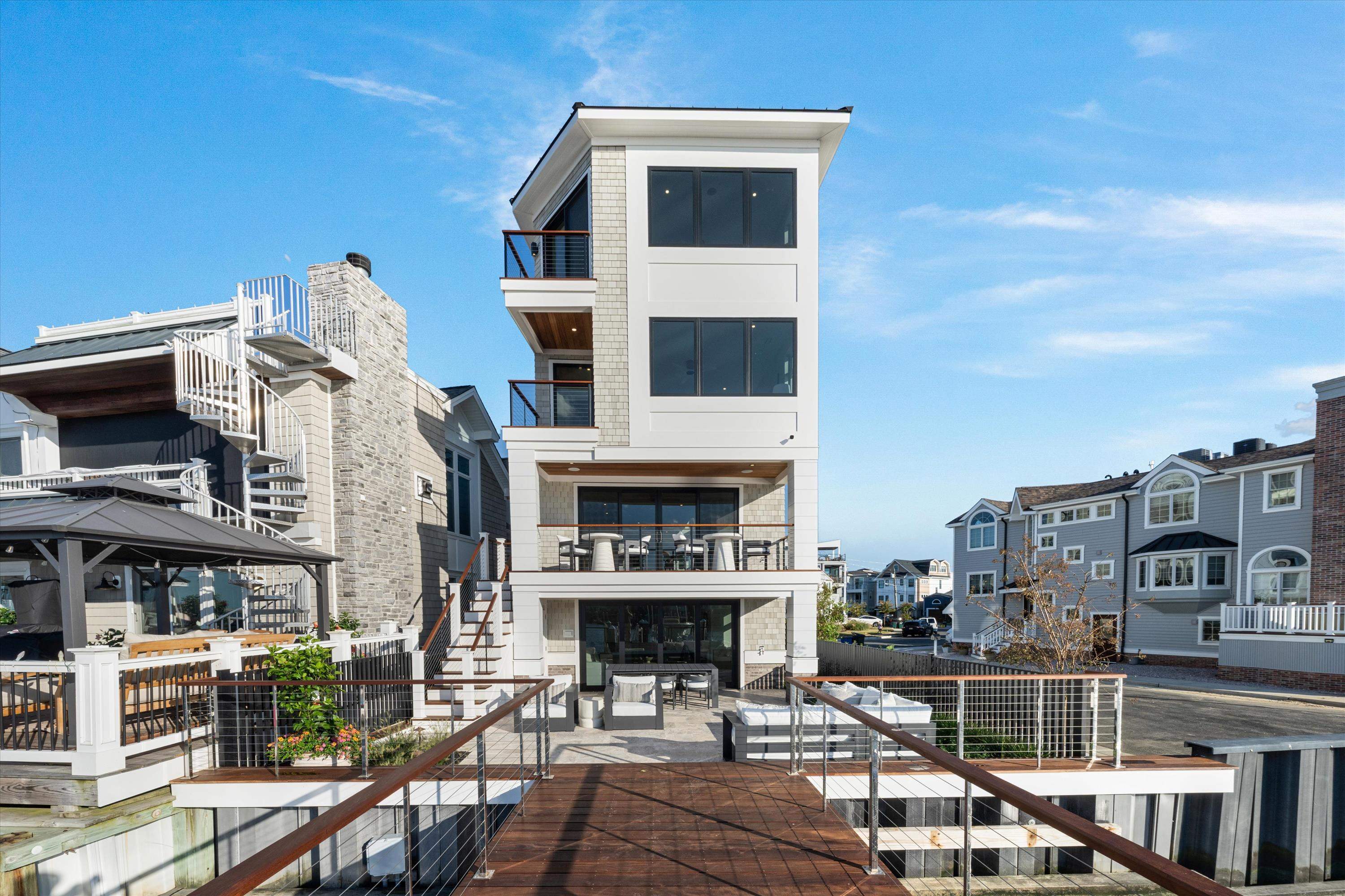 233 W 17th Street