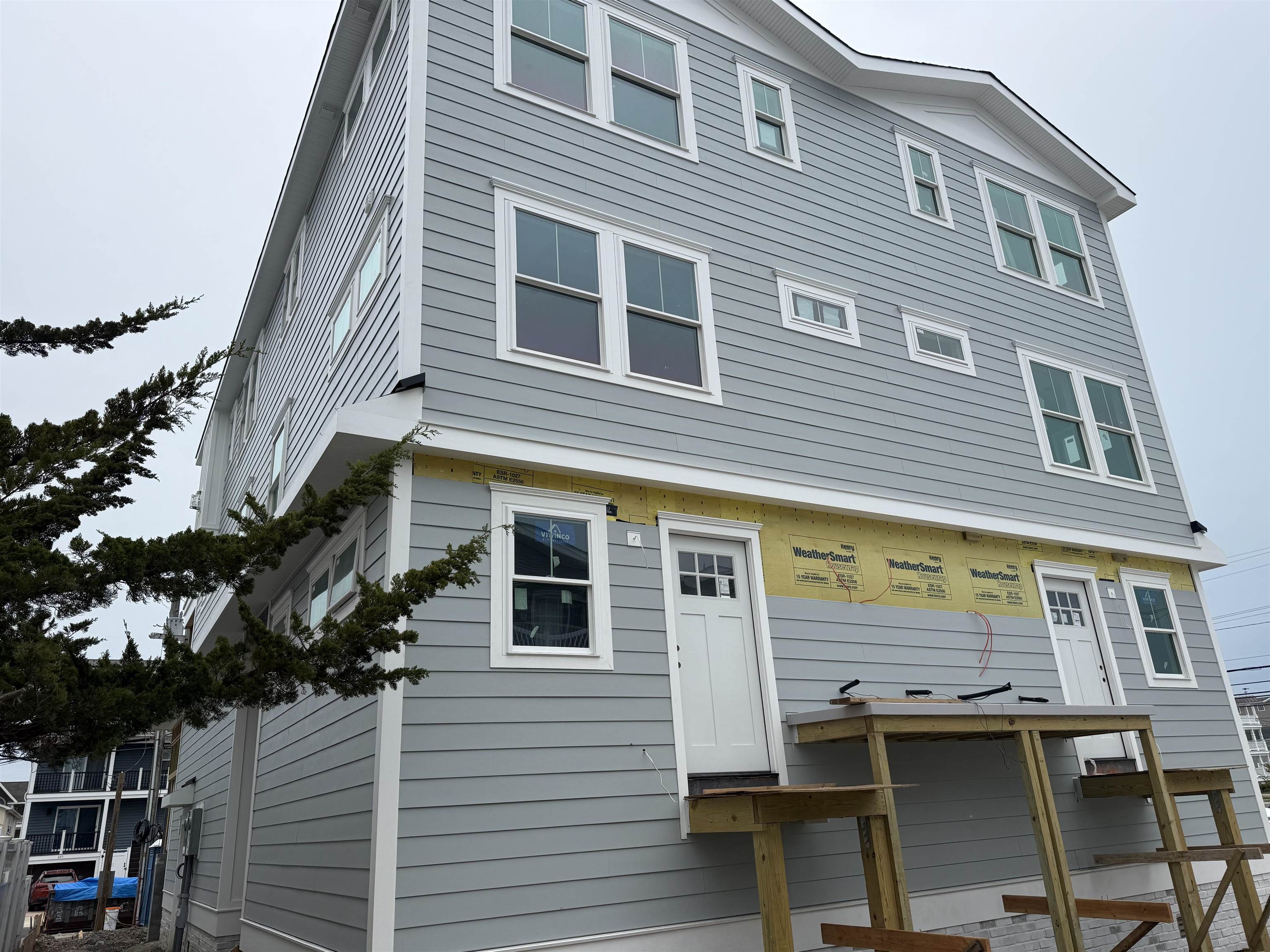 100 60th Street - Picture 3