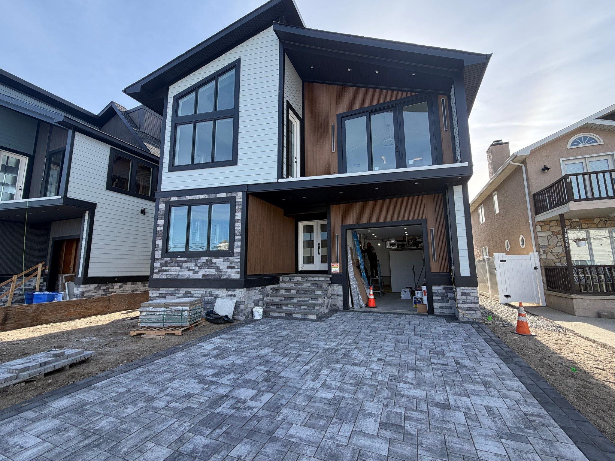 7803 Seaview Avenue - Picture 2