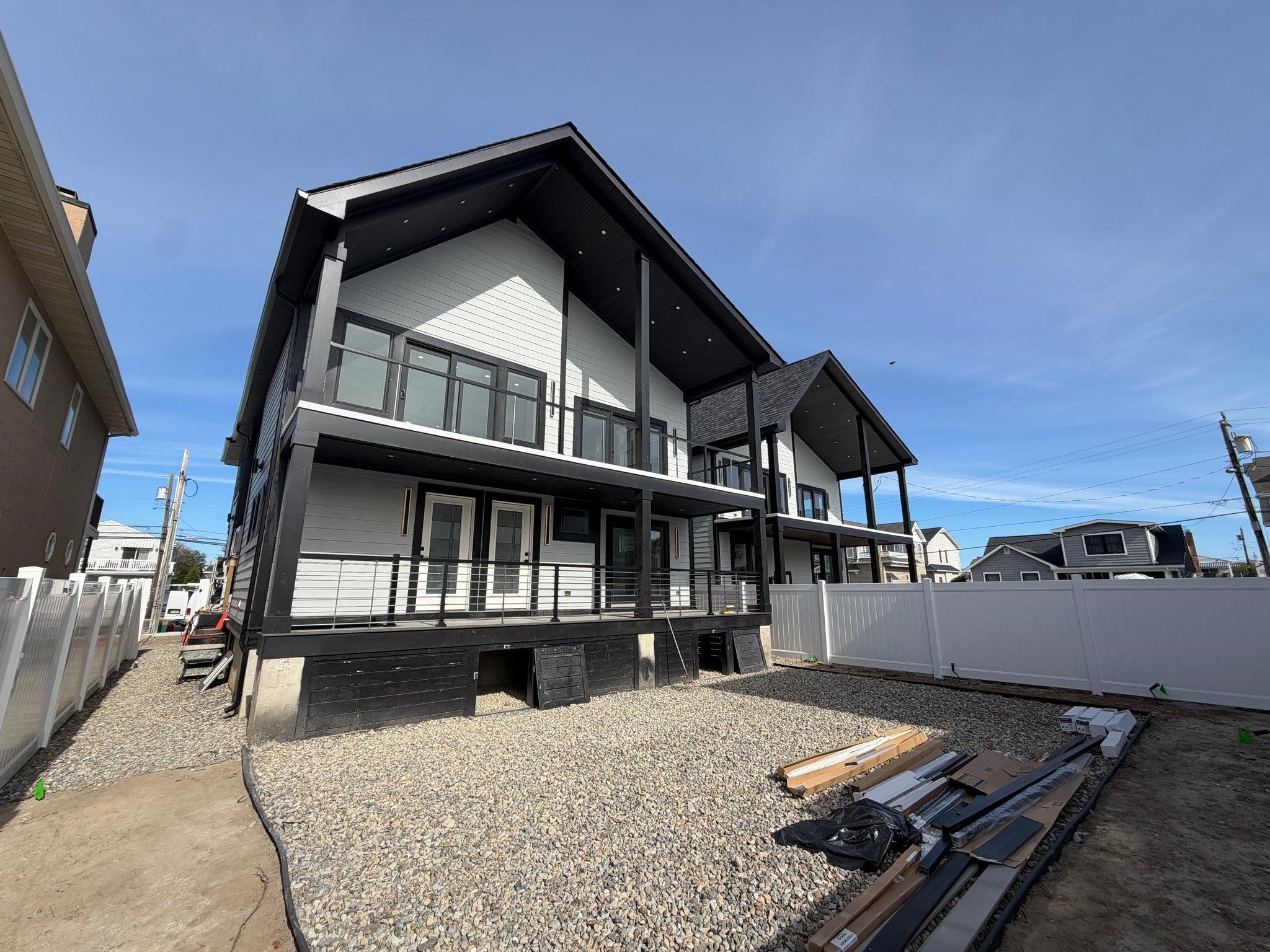 7803 Seaview Avenue - Picture 33
