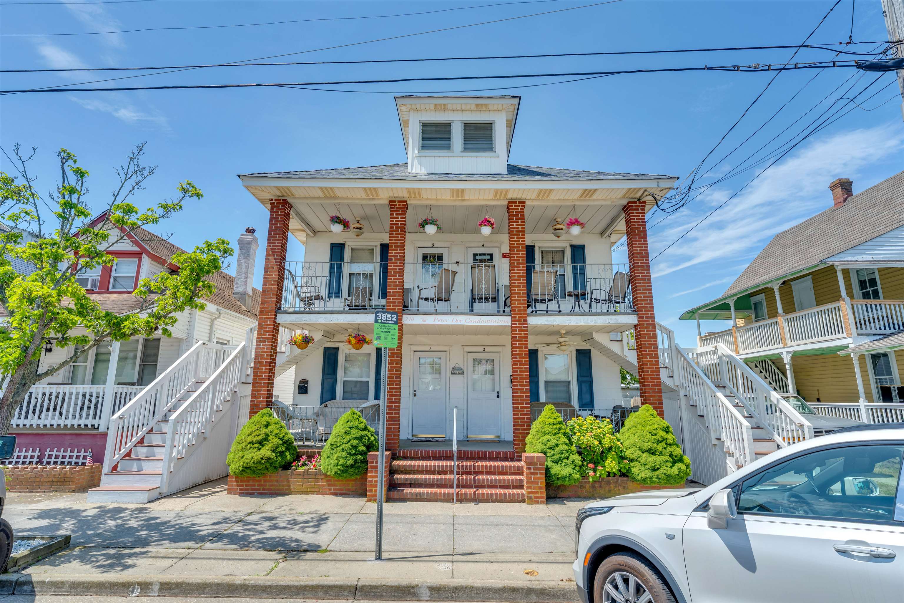 210 E Hand Avenue