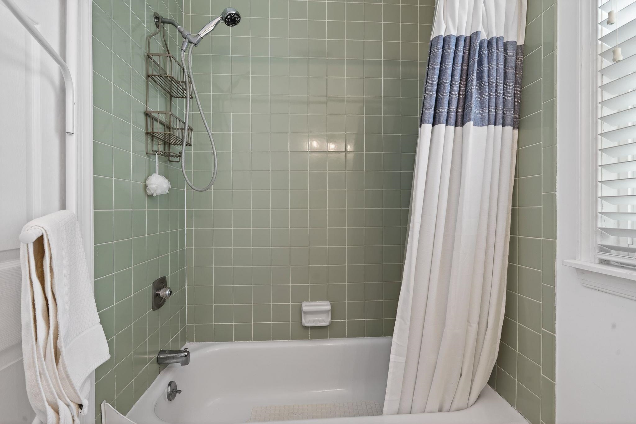 261168 | Photo 15