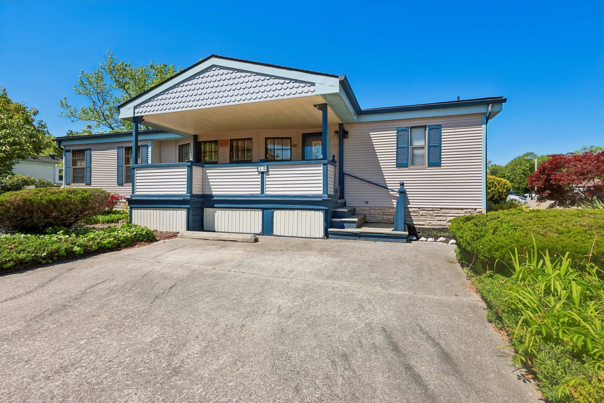 12 Breakwater Place 