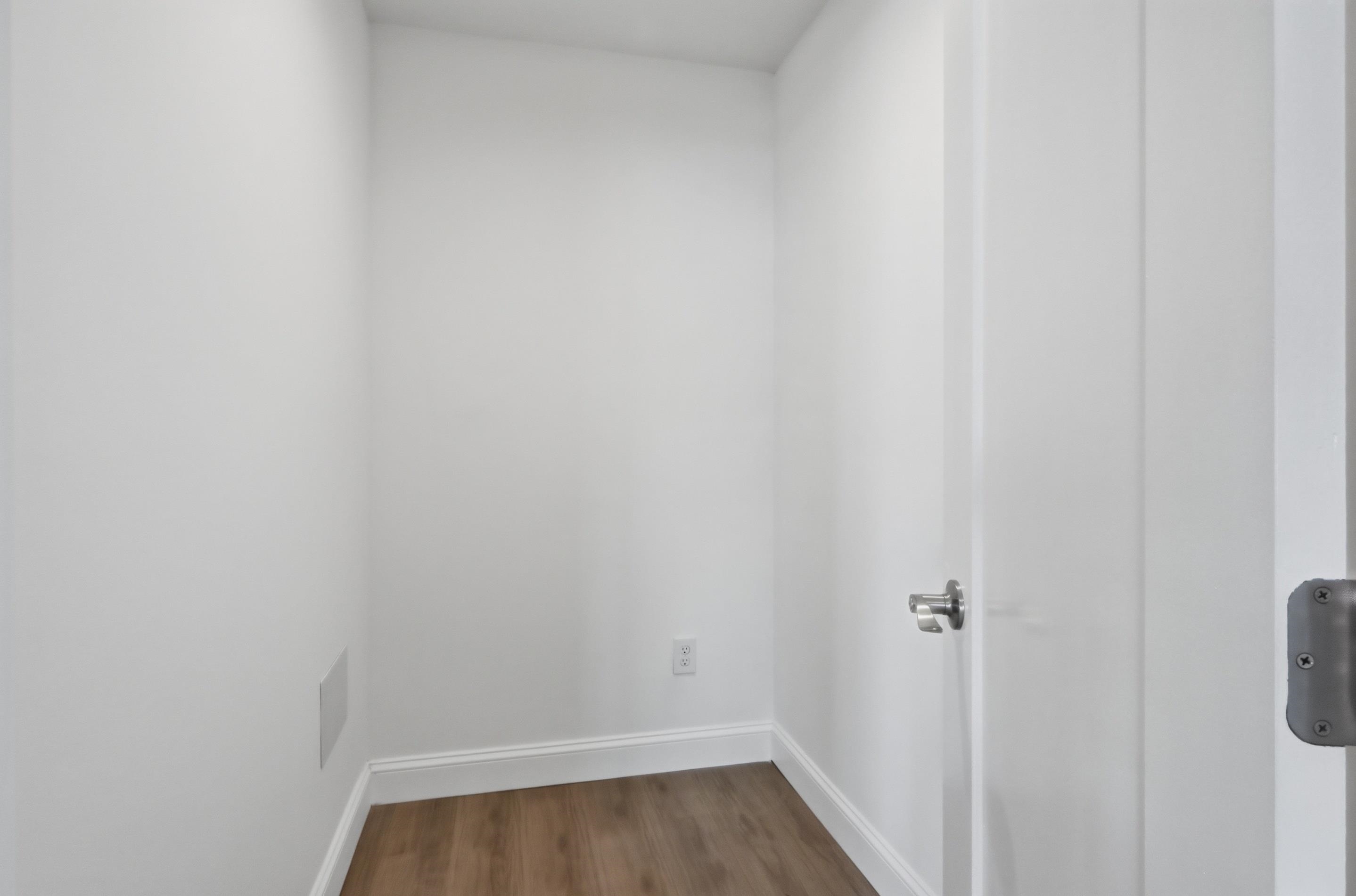511 E 11th Avenue - Picture 4