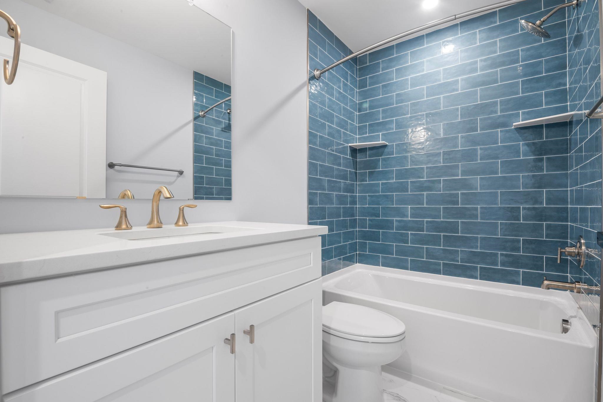 261285 | Photo 22