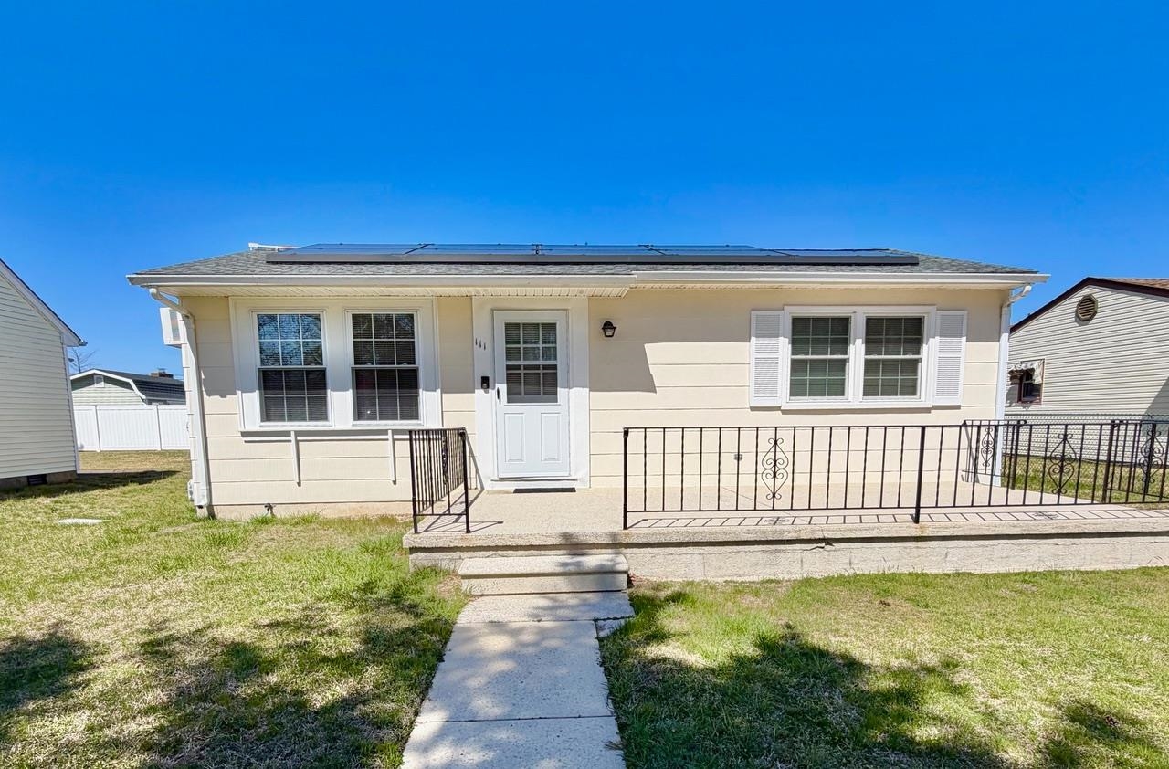 111 Edna Avenue, Villas