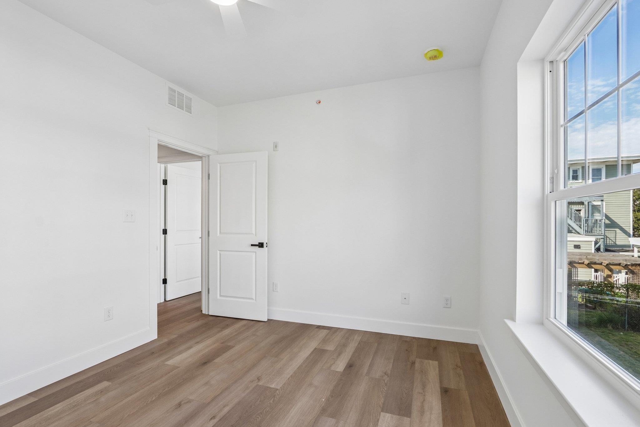 261501 | Photo 17