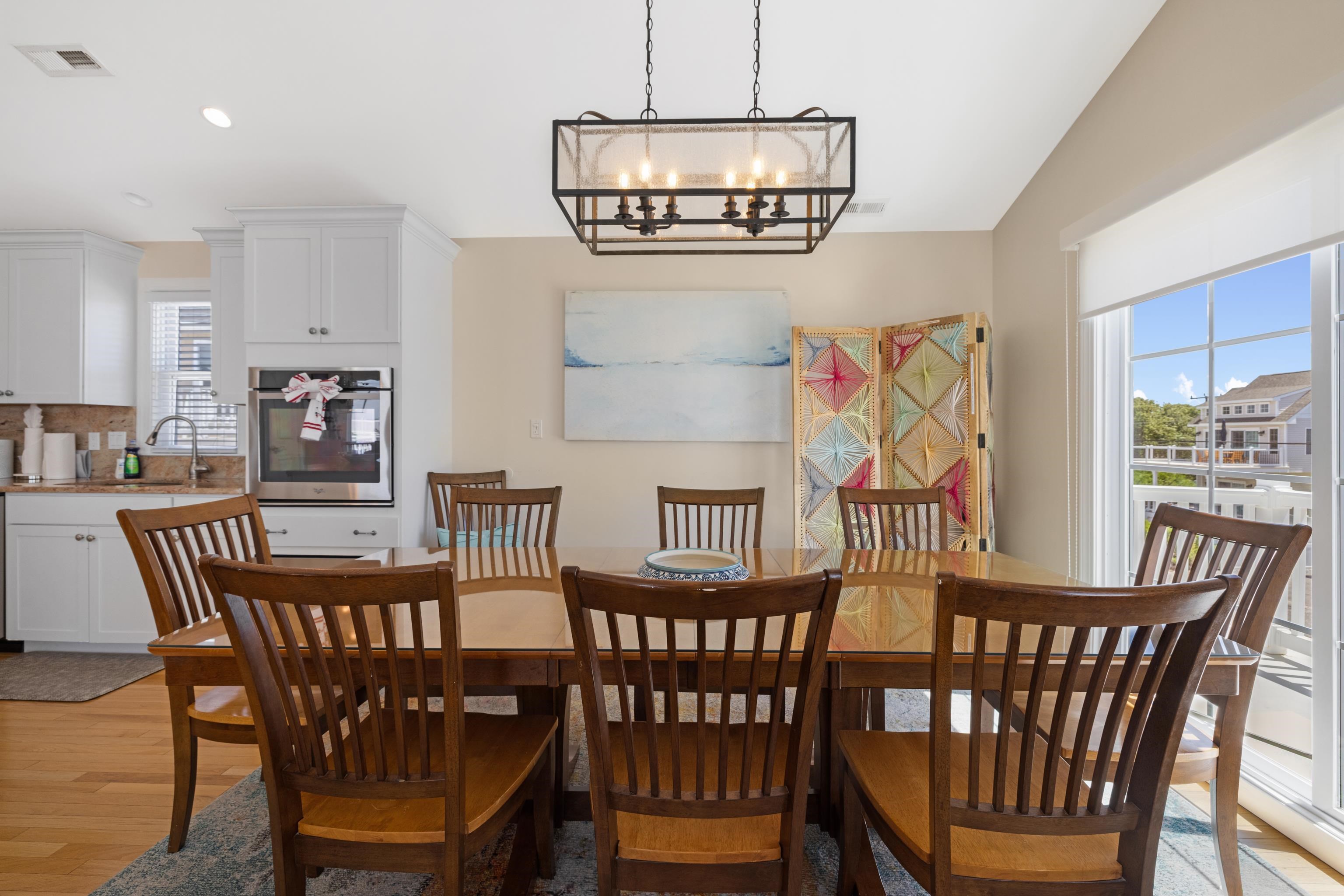511 Village Road - Picture 12
