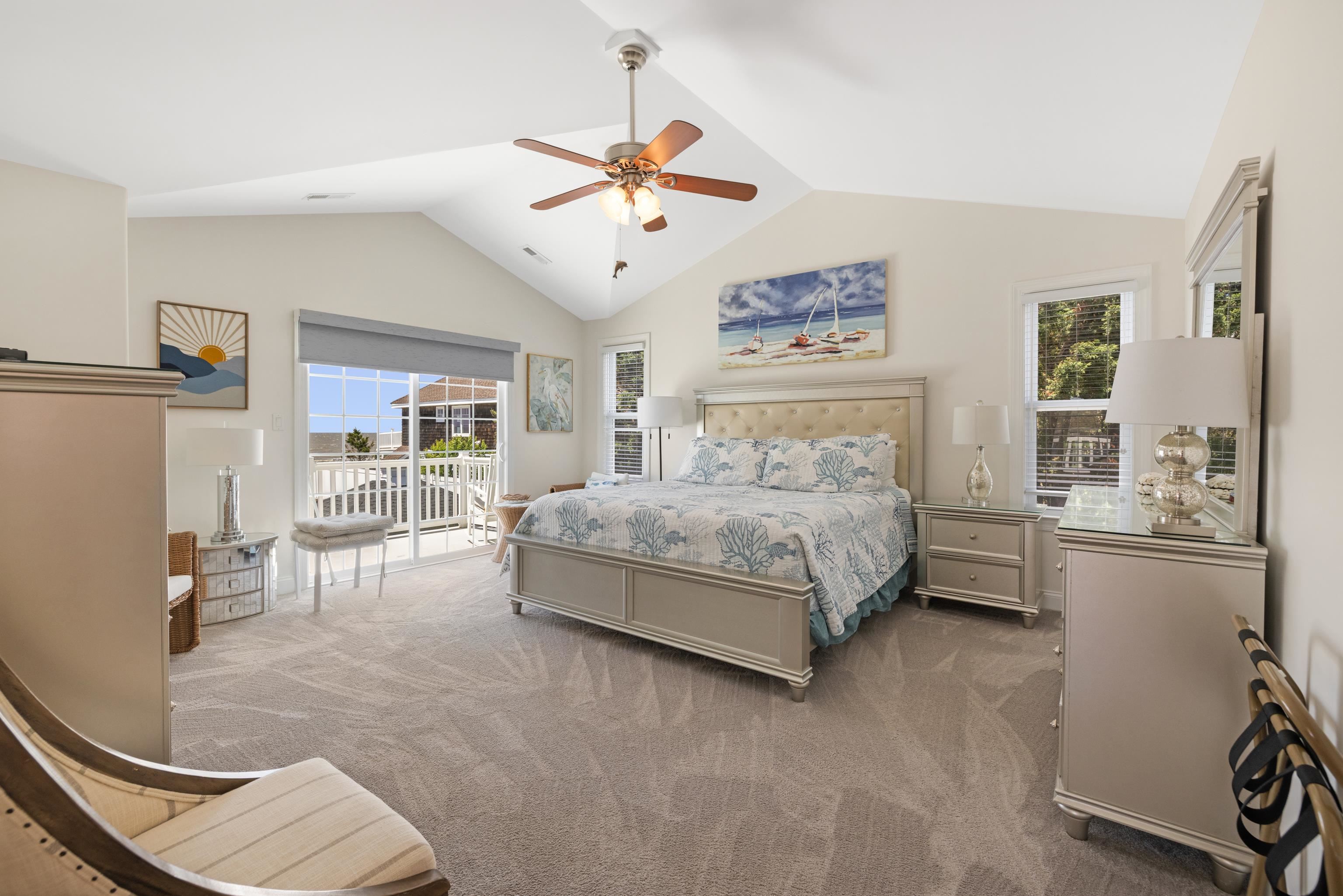 511 Village Road - Picture 23