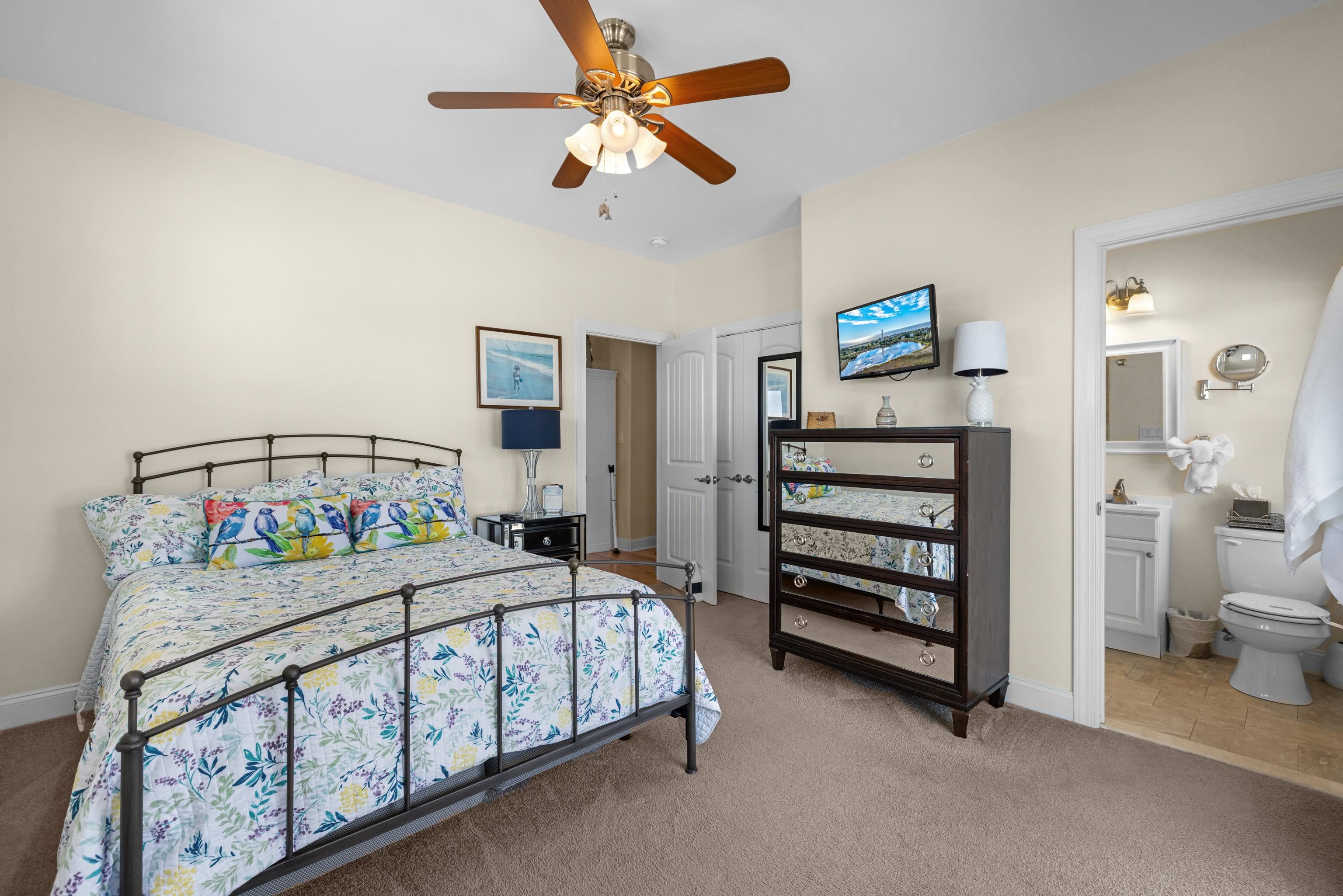 511 Village Road - Picture 28