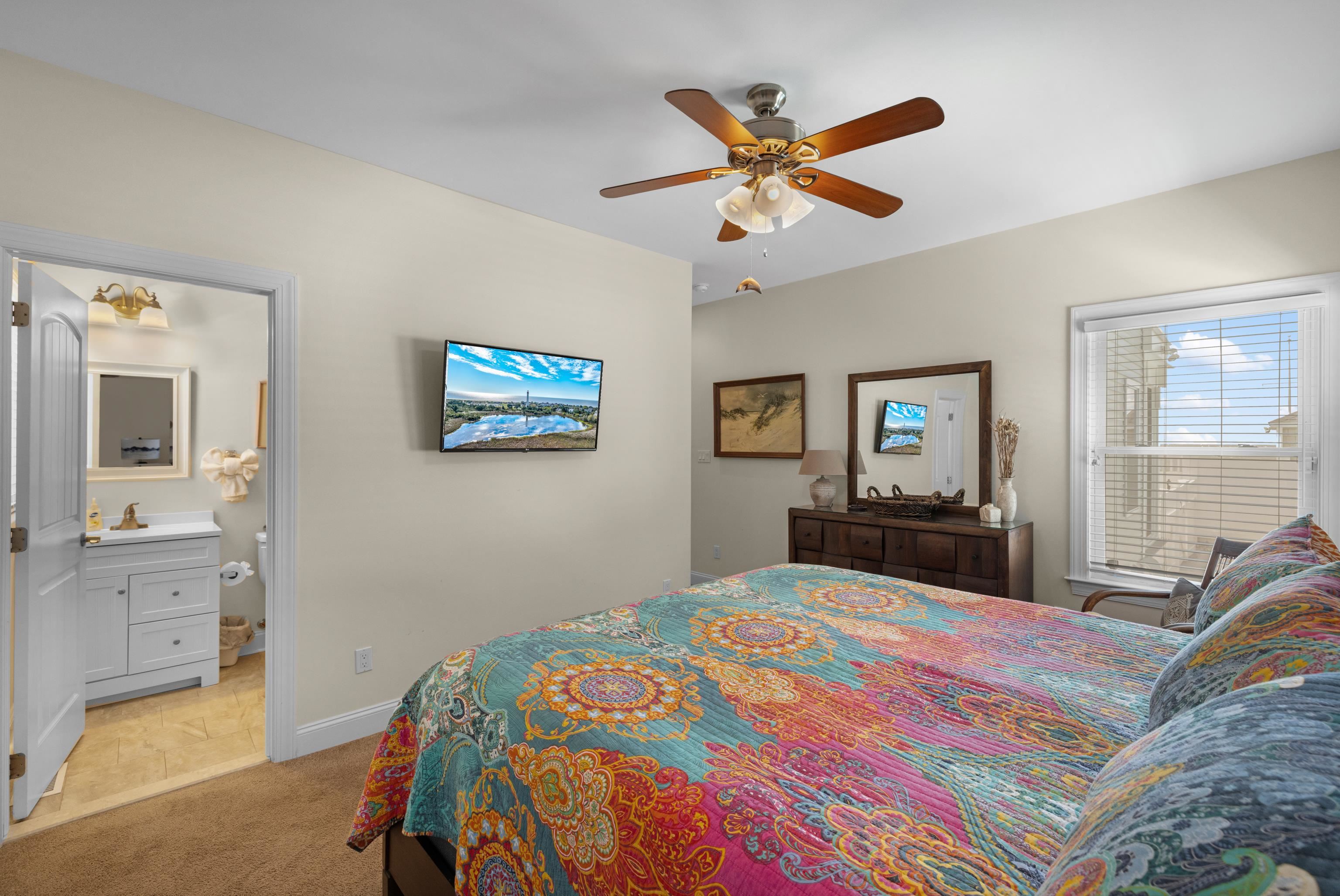 511 Village Road - Picture 33