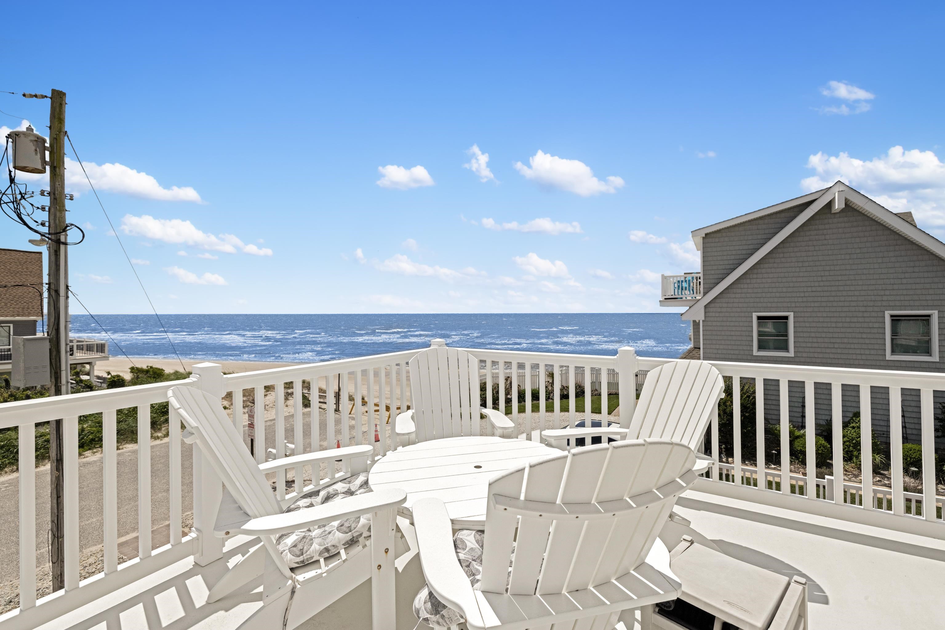 511 Village Road - Picture 5