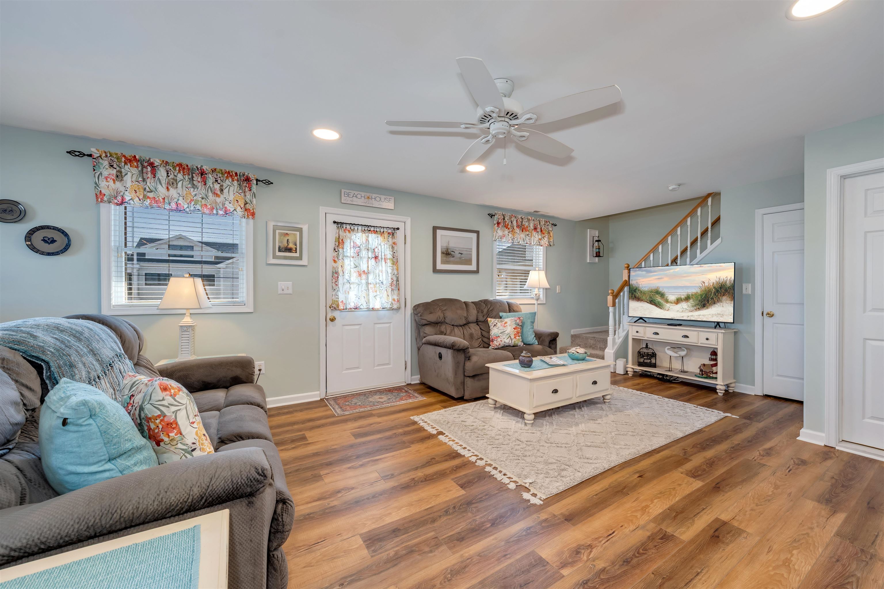 8006 Seaview Avenue - Picture 6