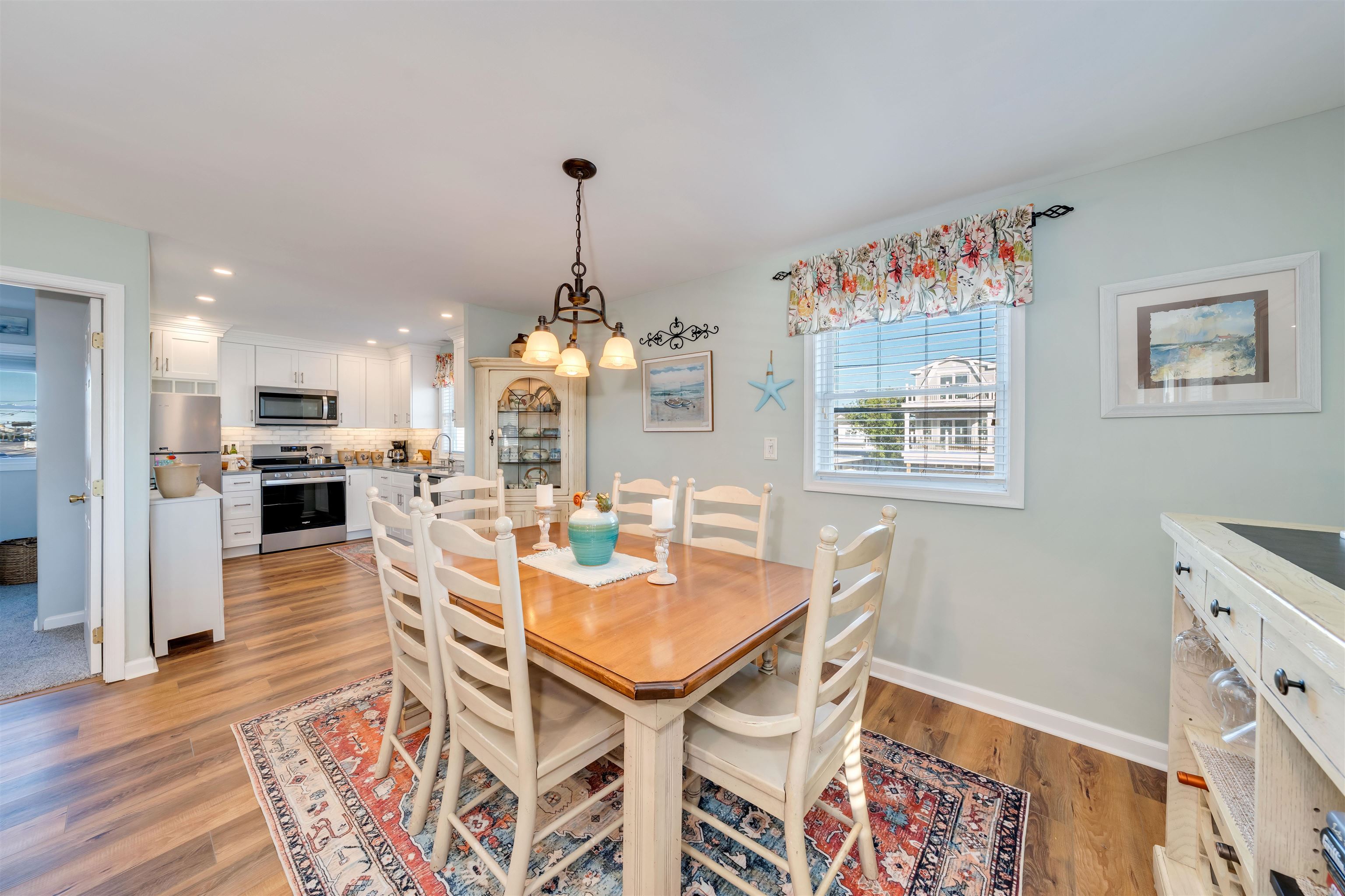 8006 Seaview Avenue - Picture 8