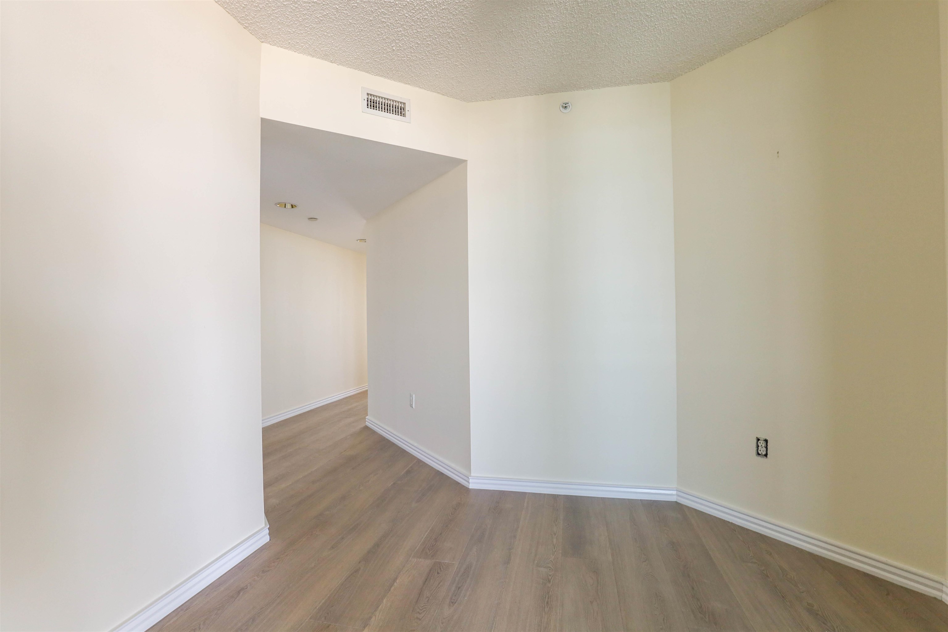 261537 | Photo 18