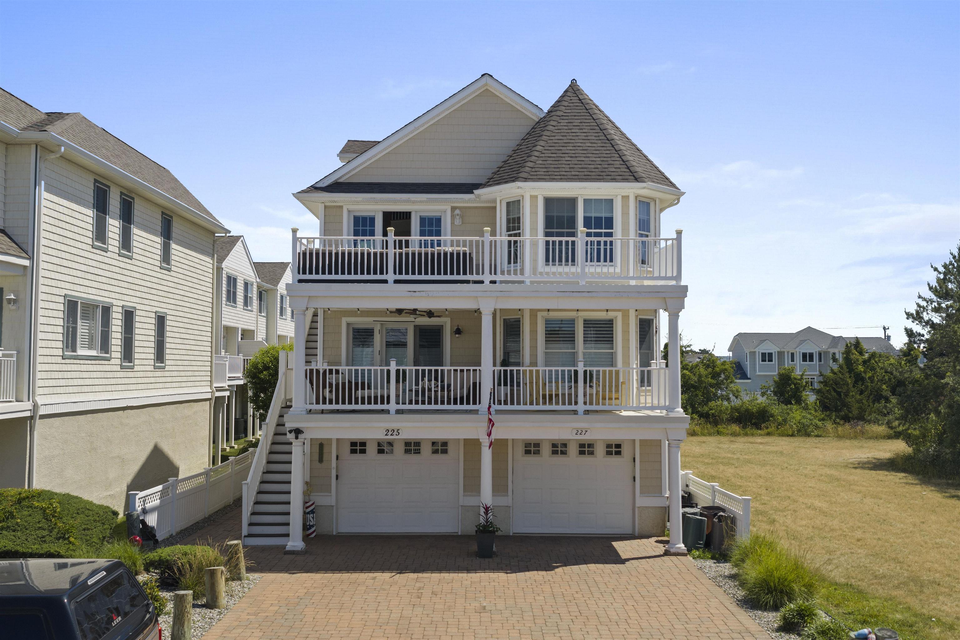 227 E Rochester Avenue - Lower Township