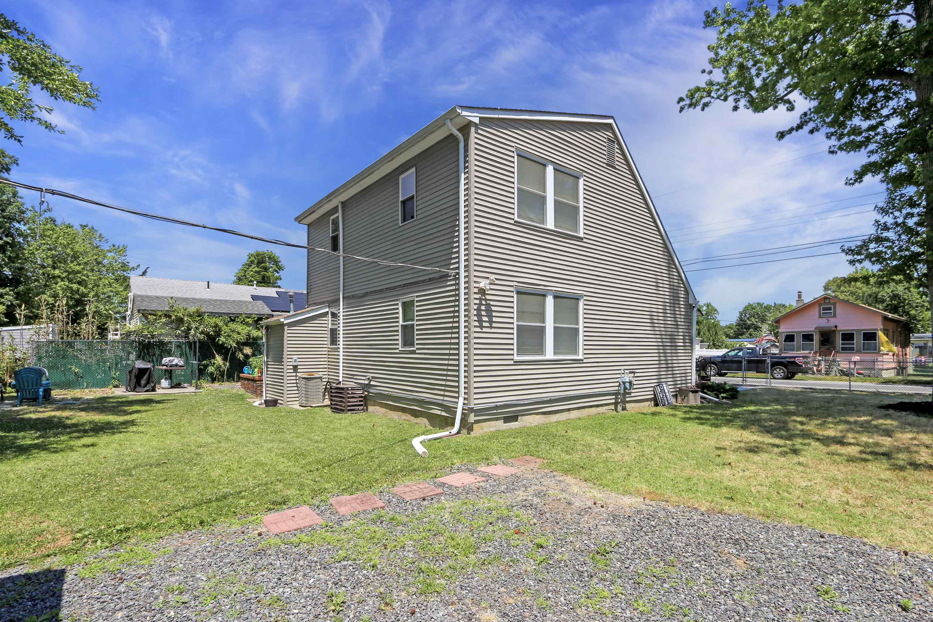 261703 | Photo 21