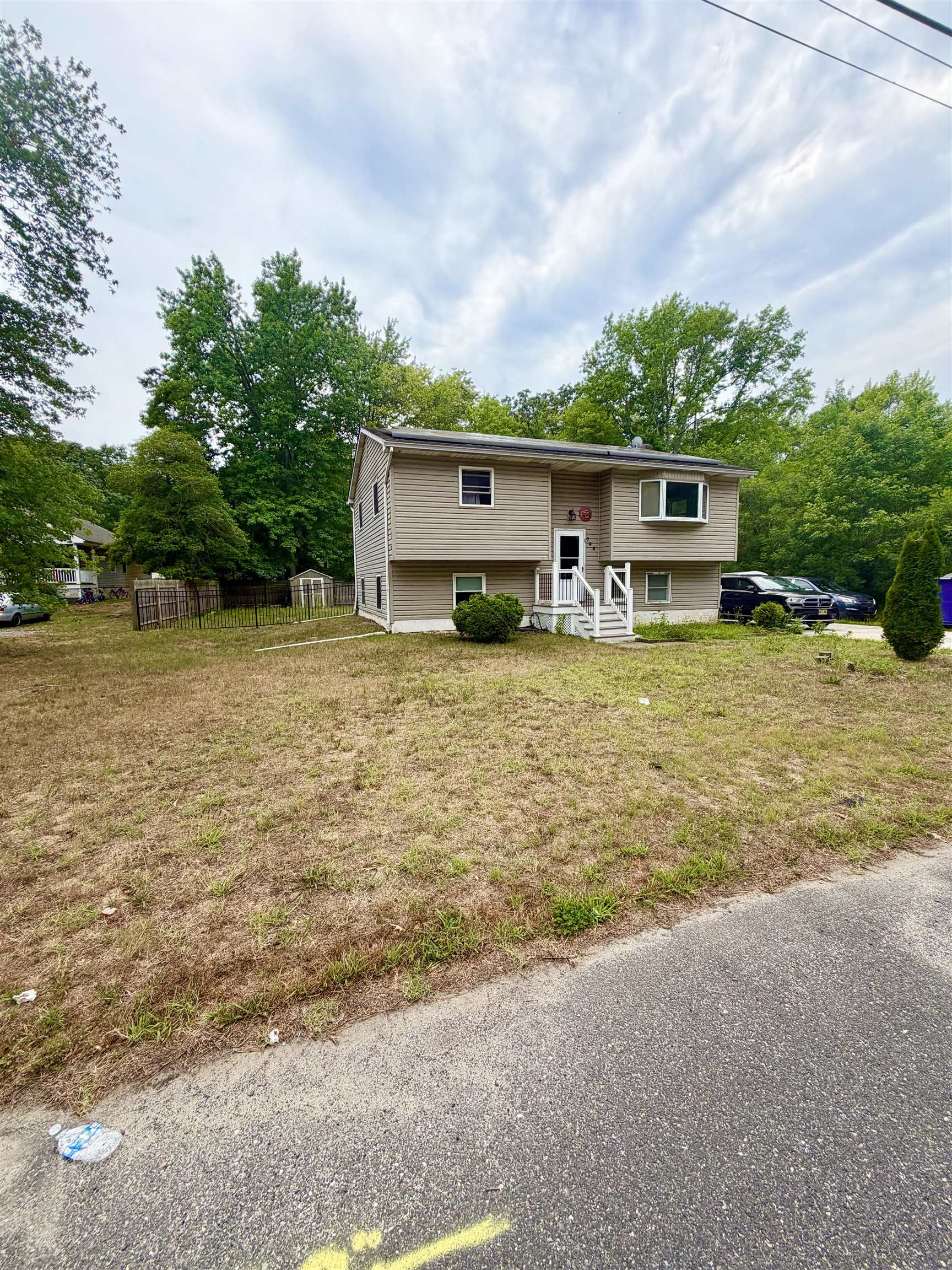 261886 | Photo 2