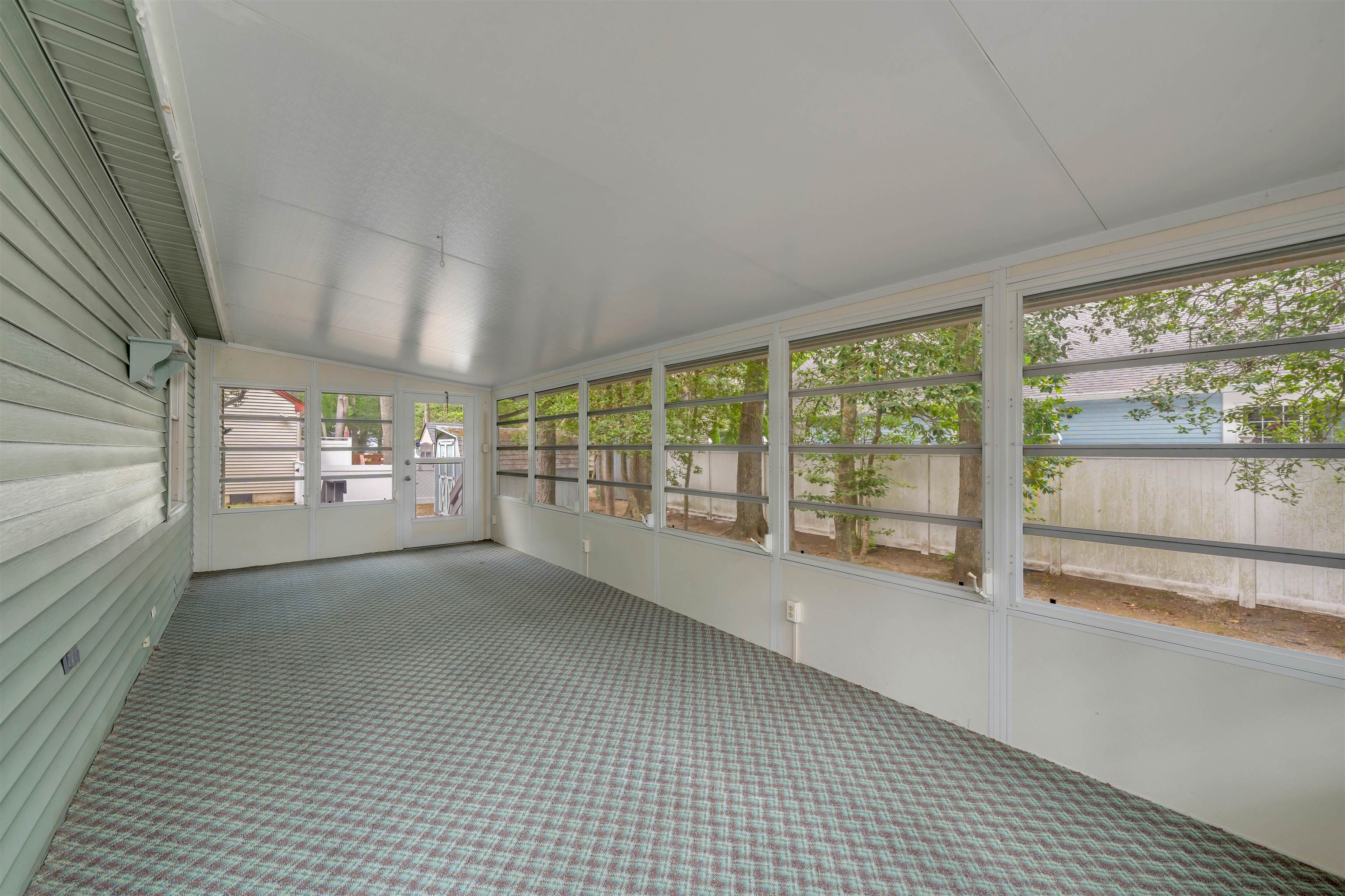 261888 | Photo 22