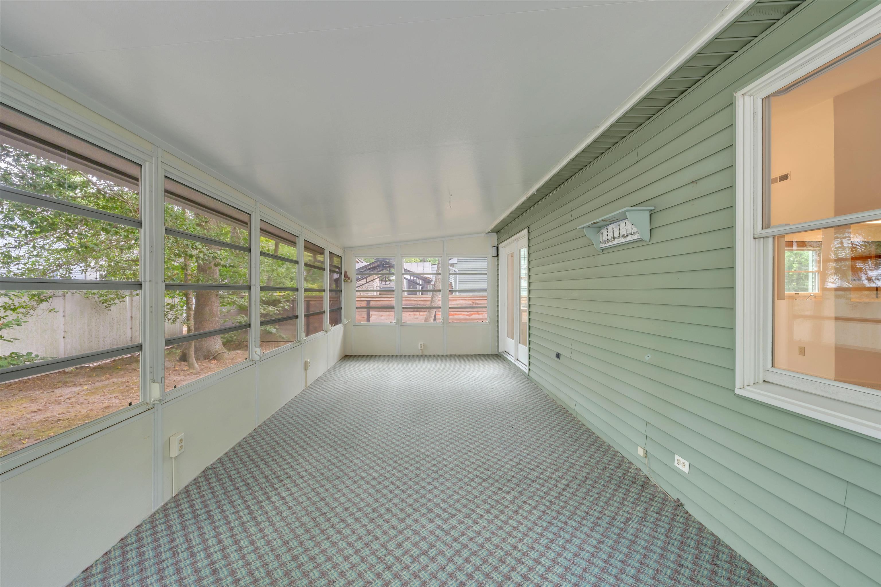 261888 | Photo 23