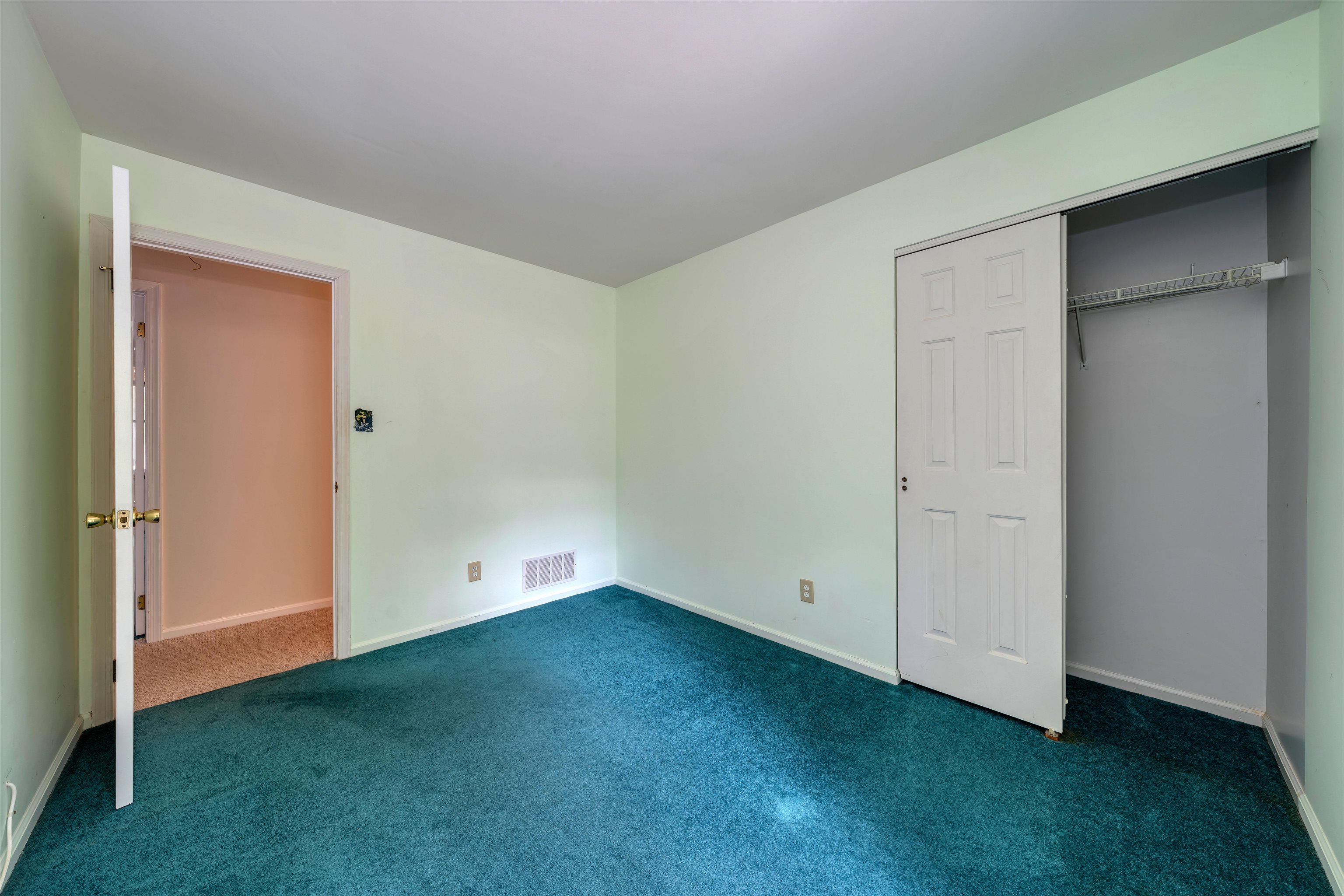 261888 | Photo 26