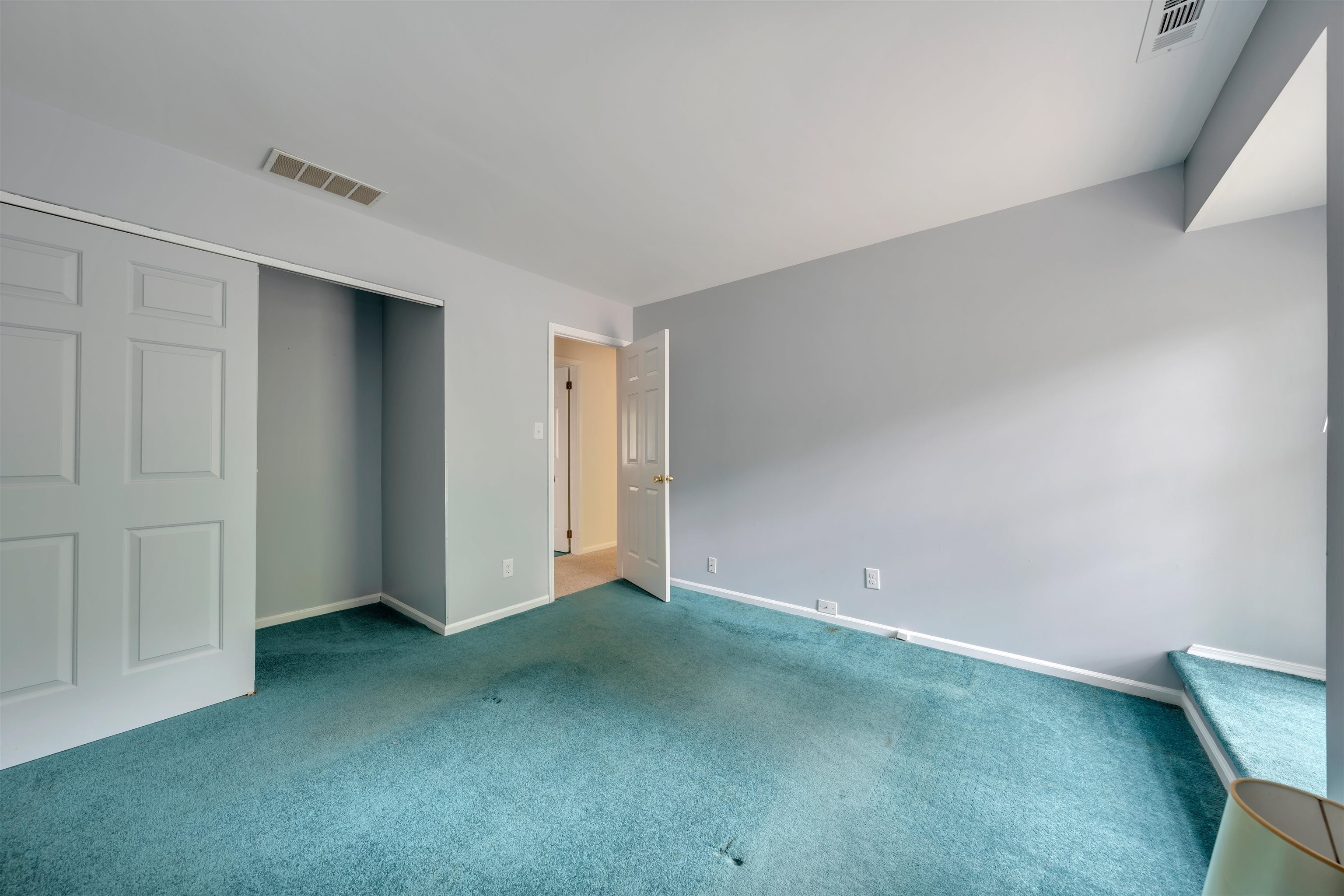 261888 | Photo 28