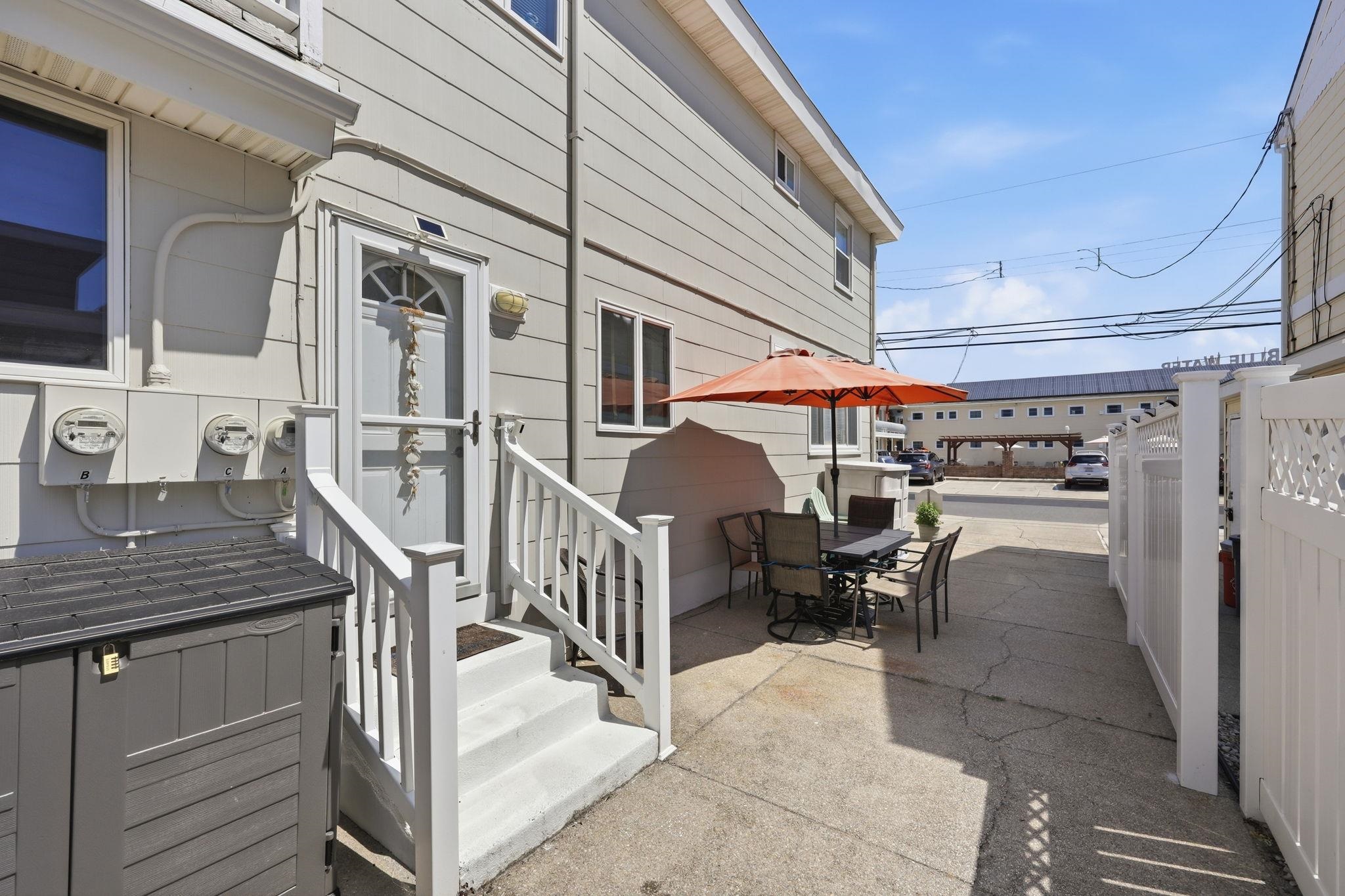318 E Hollywood Avenue